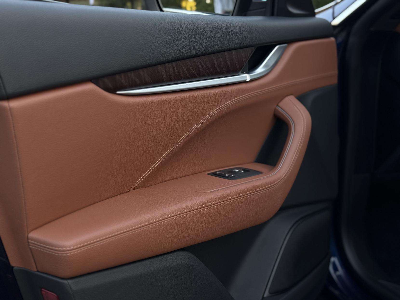 2021 MASERATI LEVANTE 2021 MASERATI LEVANTE