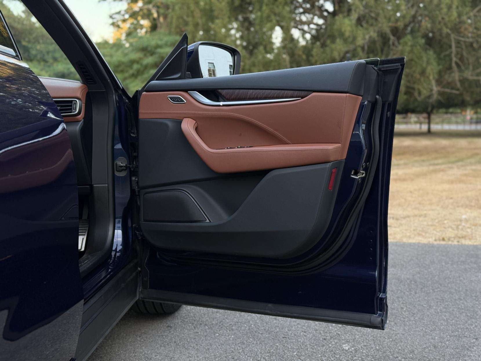 2021 MASERATI LEVANTE 2021 MASERATI LEVANTE