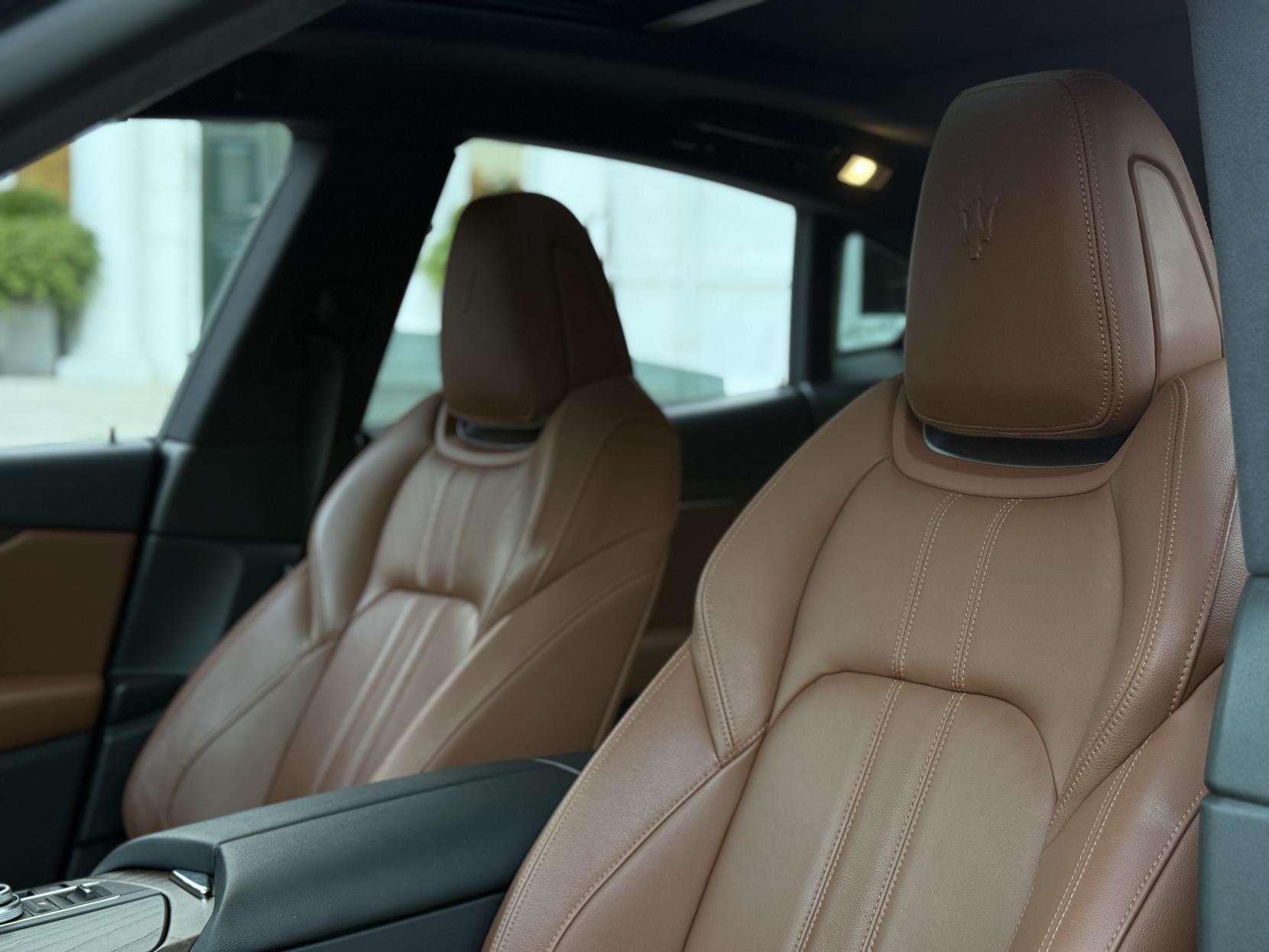 2021 MASERATI LEVANTE 2021 MASERATI LEVANTE