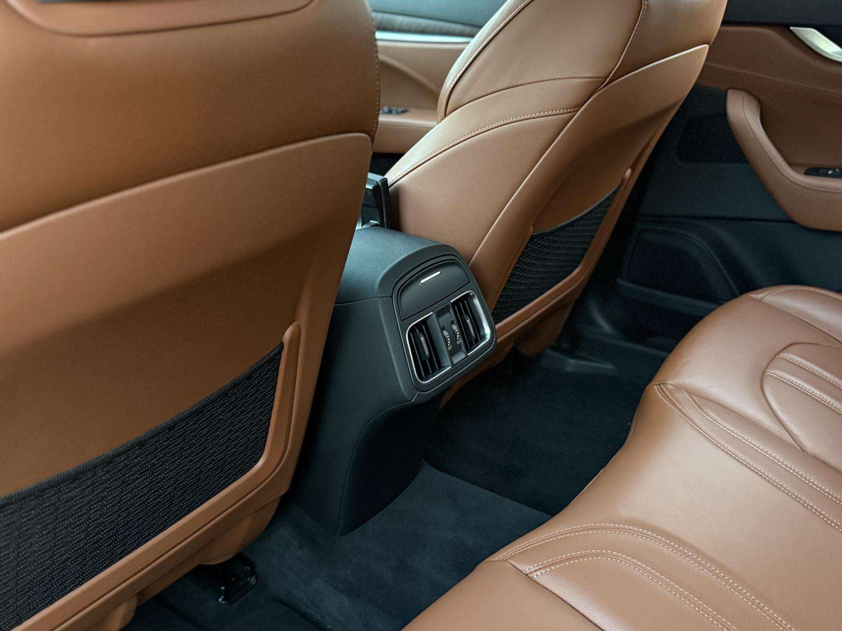 2021 MASERATI LEVANTE 2021 MASERATI LEVANTE
