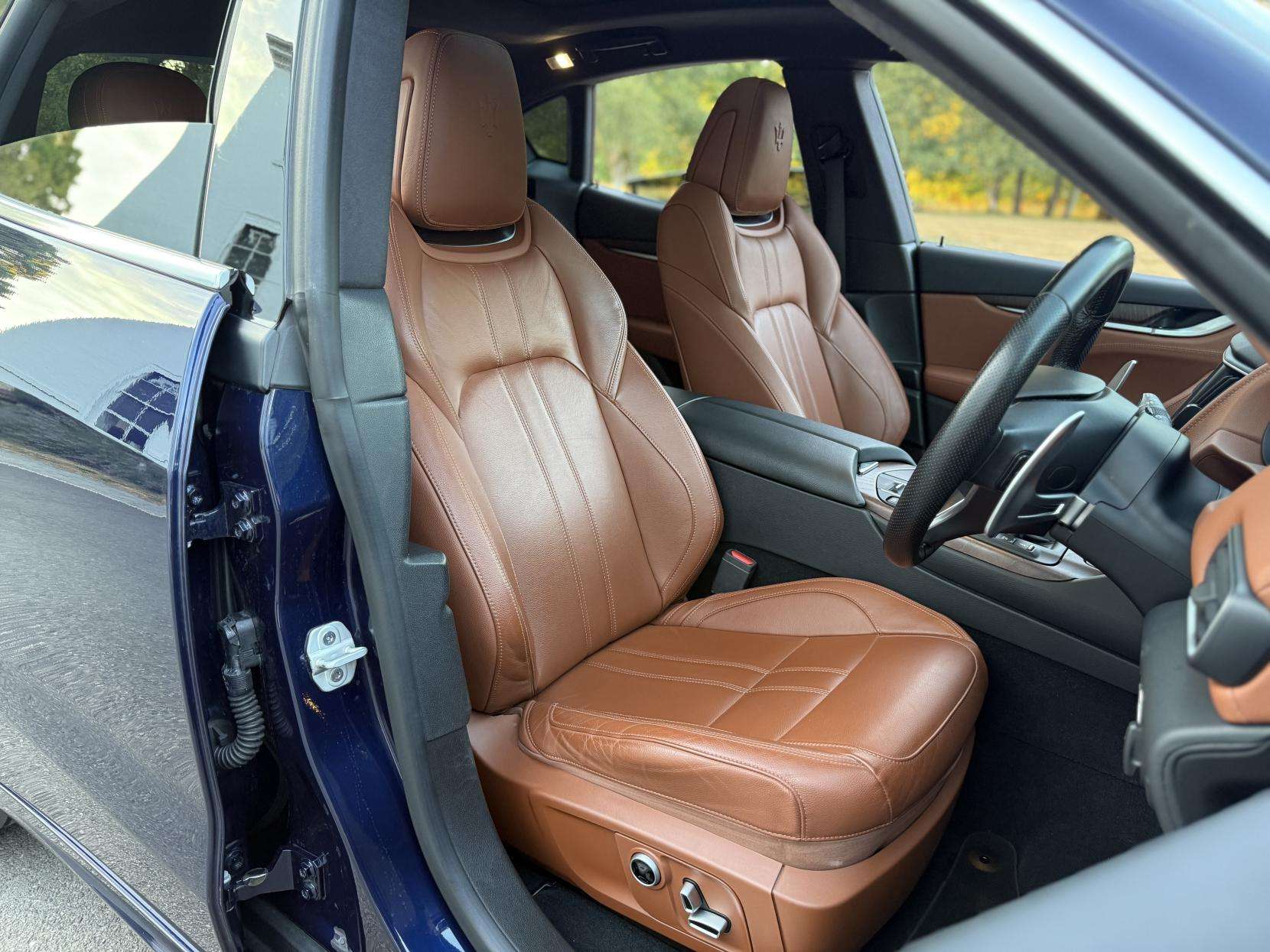 2021 MASERATI LEVANTE 2021 MASERATI LEVANTE
