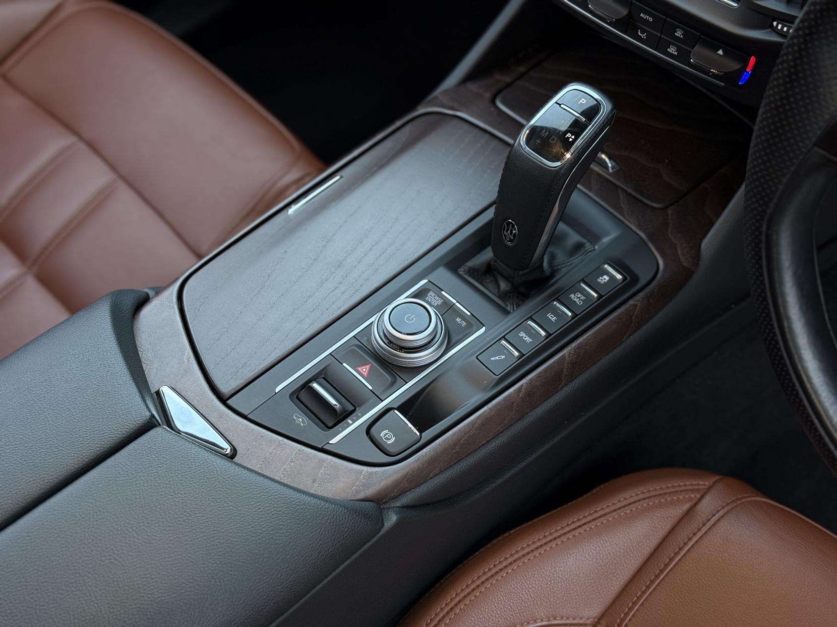 2021 MASERATI LEVANTE 2021 MASERATI LEVANTE