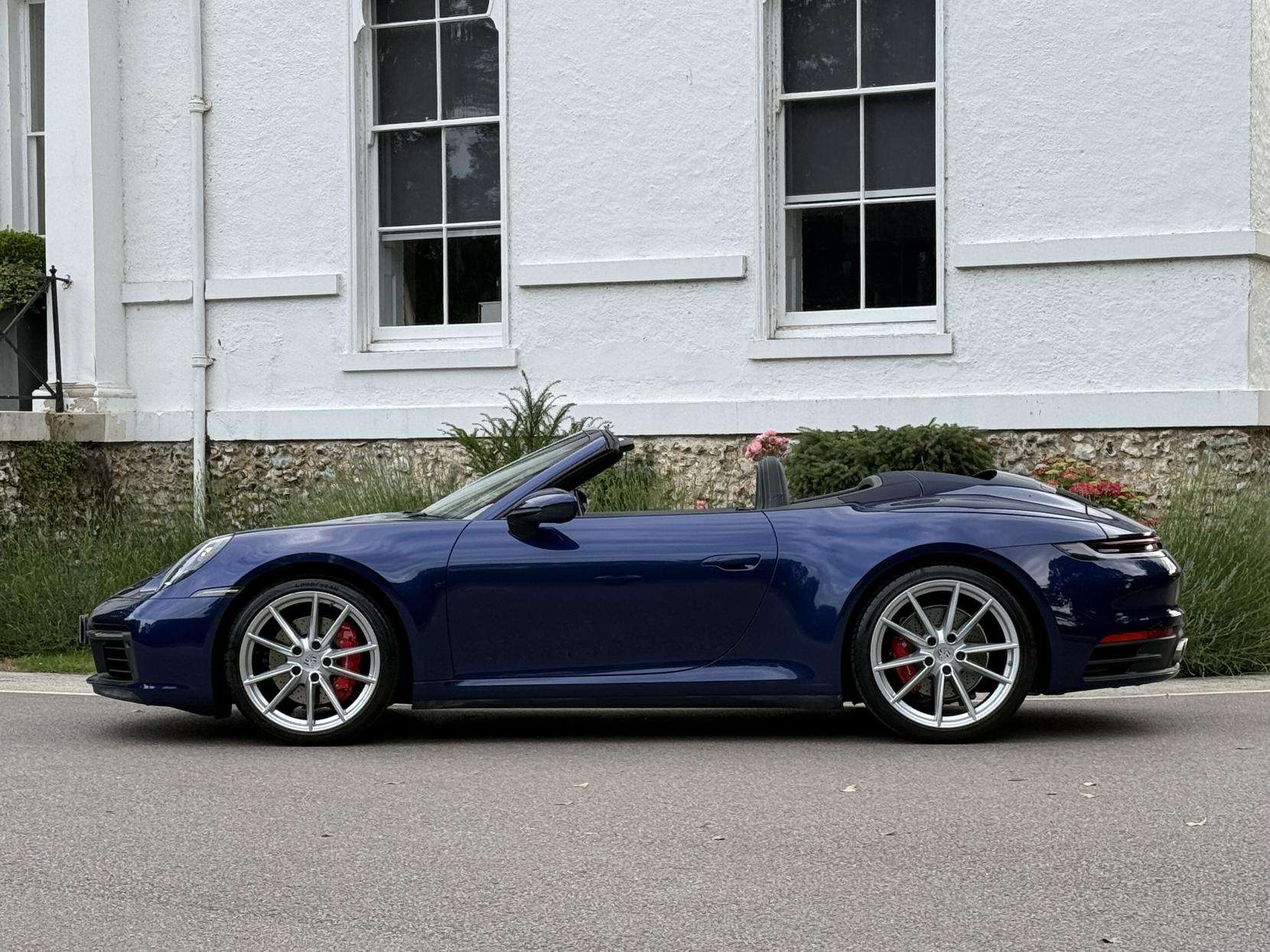 A 2019 PORSCHE 911 3.0T 992 Carrera S Convertible 2dr Petrol PDK Euro 6 (s/s) (450 ps) A 2019 PORSCHE 911 3.0T 992 Carrera S Convertible 2dr Petrol PDK Euro 6 (s/s) (450 ps)