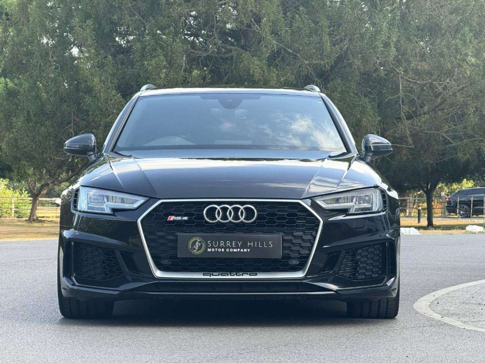 A 2018 AUDI RS4 AVANT 2.9 TFSI V6 Estate 5dr Petrol Tiptronic quattro Euro 6 (s/s) (450 ps) A 2018 AUDI RS4 AVANT 2.9 TFSI V6 Estate 5dr Petrol Tiptronic quattro Euro 6 (s/s) (450 ps)