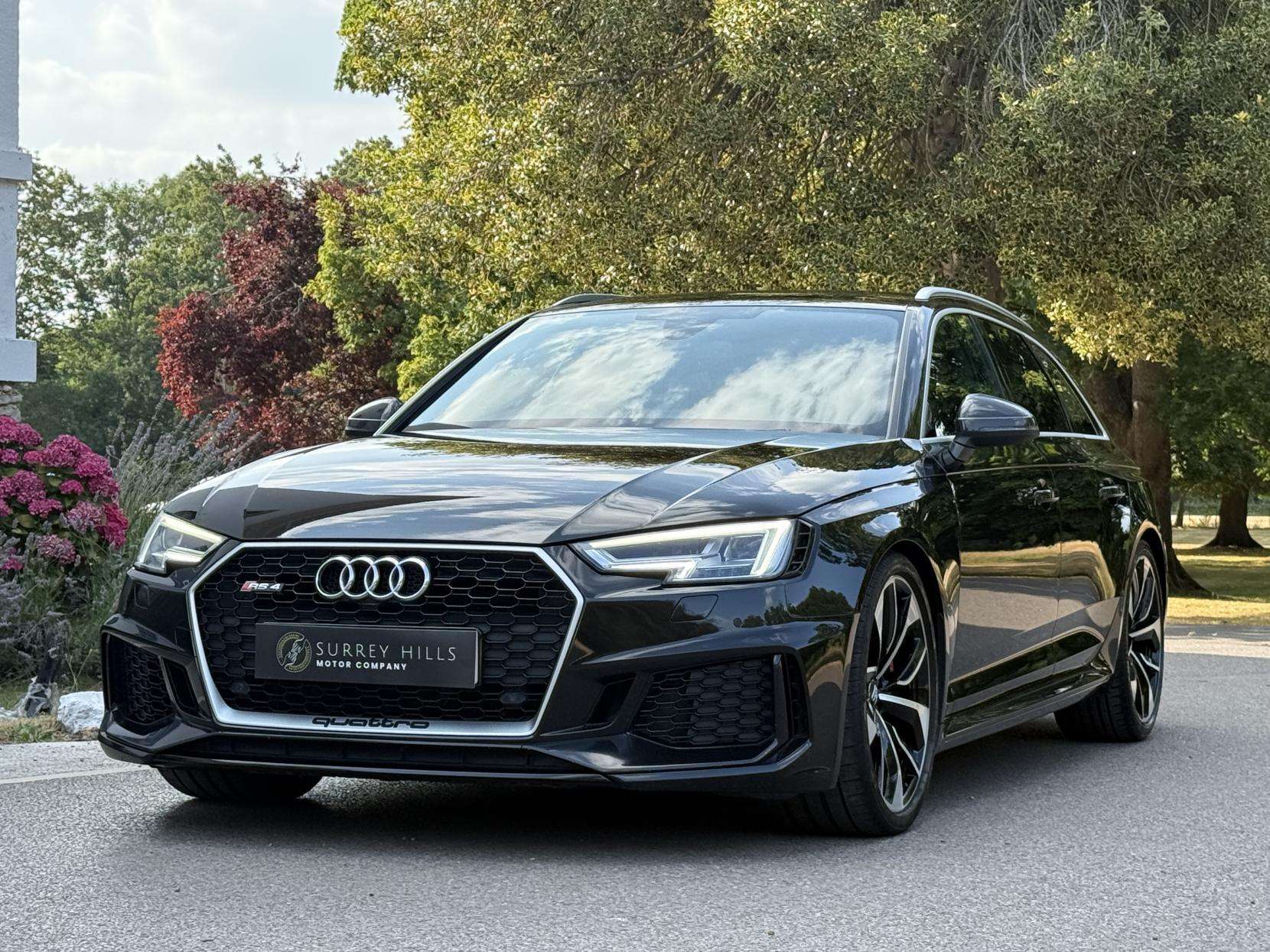 A 2018 AUDI RS4 AVANT 2.9 TFSI V6 Estate 5dr Petrol Tiptronic quattro Euro 6 (s/s) (450 ps) A 2018 AUDI RS4 AVANT 2.9 TFSI V6 Estate 5dr Petrol Tiptronic quattro Euro 6 (s/s) (450 ps)