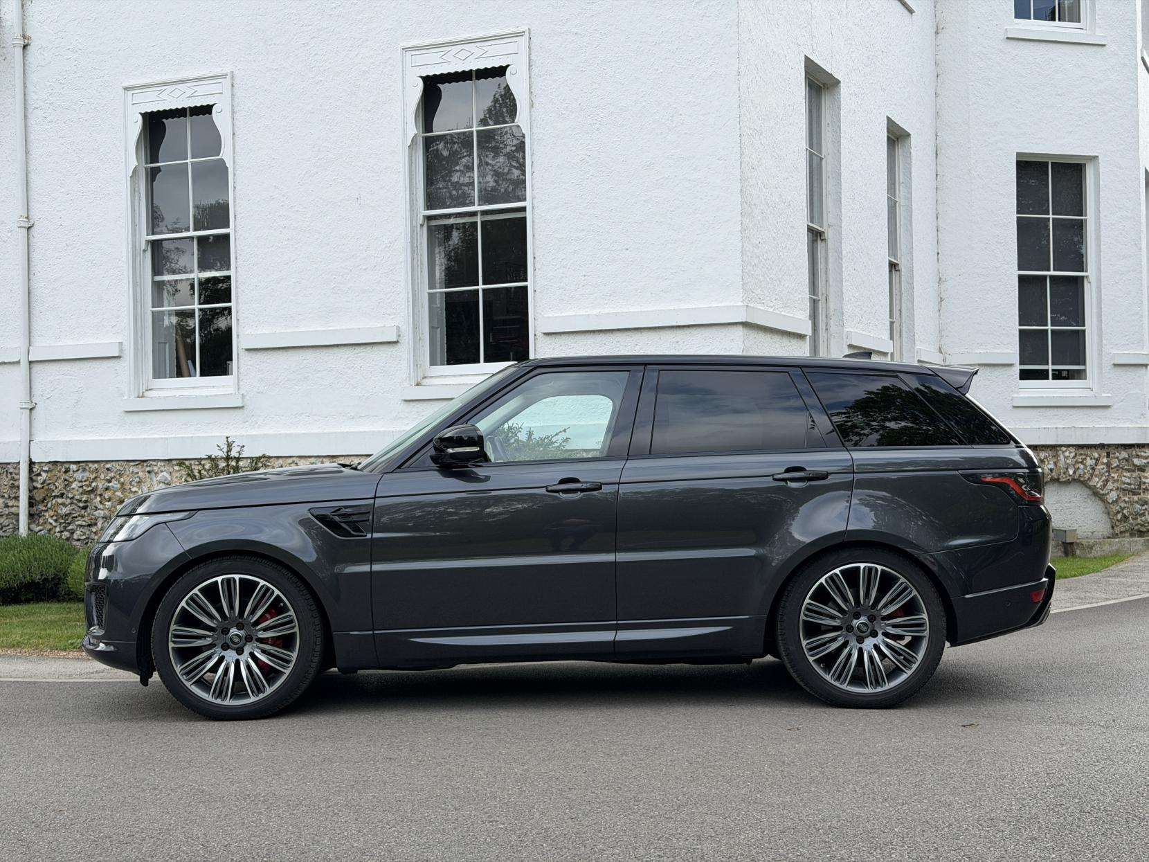 A 2018 LAND ROVER RANGE ROVER SPORT 4.4 SD V8 Autobiography Dynamic SUV 5dr Diesel Auto 4WD Euro 6 (s/s) (339 ps) A 2018 LAND ROVER RANGE ROVER SPORT 4.4 SD V8 Autobiography Dynamic SUV 5dr Diesel Auto 4WD Euro 6 (s/s) (339 ps)