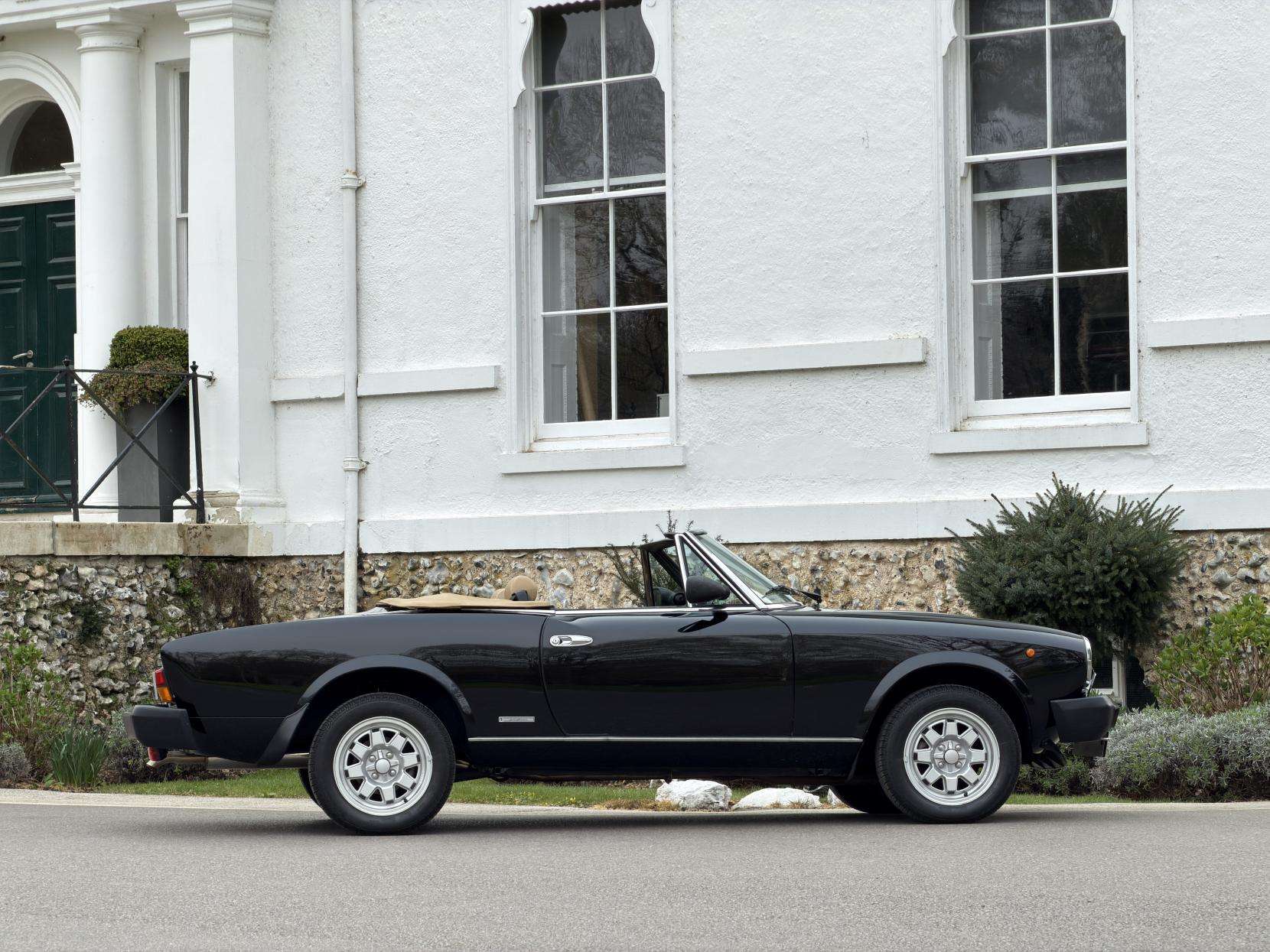 2000 FIAT PININFARINA 2000 FIAT PININFARINA