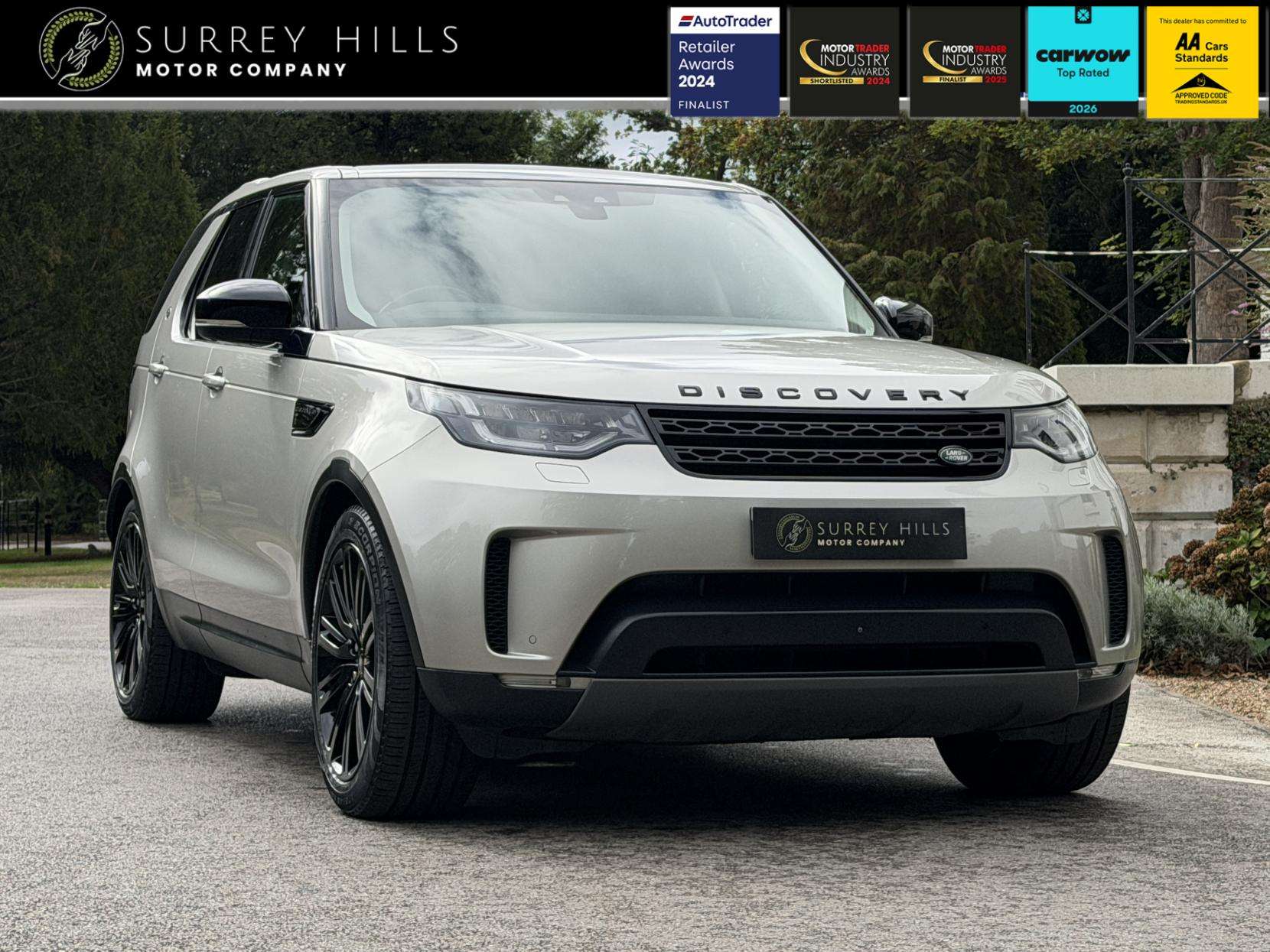 A 2018 LAND ROVER DISCOVERY 3.0 TD V6 HSE Luxury SUV 5dr Diesel Auto 4WD Euro 6 (s/s) (258 ps) A 2018 LAND ROVER DISCOVERY 3.0 TD V6 HSE Luxury SUV 5dr Diesel Auto 4WD Euro 6 (s/s) (258 ps)