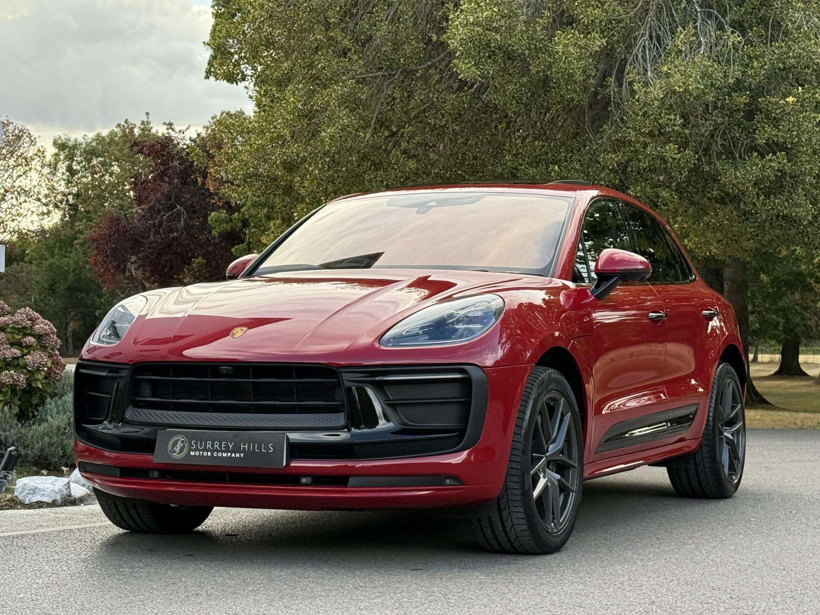 A 2023 PORSCHE MACAN 2.0T T SUV 5dr Petrol PDK 4WD Euro 6 (s/s) (265 ps) A 2023 PORSCHE MACAN 2.0T T SUV 5dr Petrol PDK 4WD Euro 6 (s/s) (265 ps)