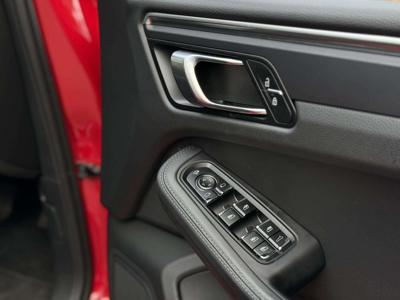 2023 PORSCHE MACAN 2023 PORSCHE MACAN
