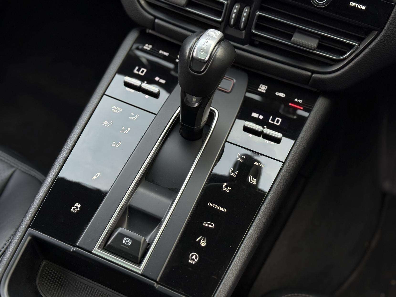 2023 PORSCHE MACAN 2023 PORSCHE MACAN