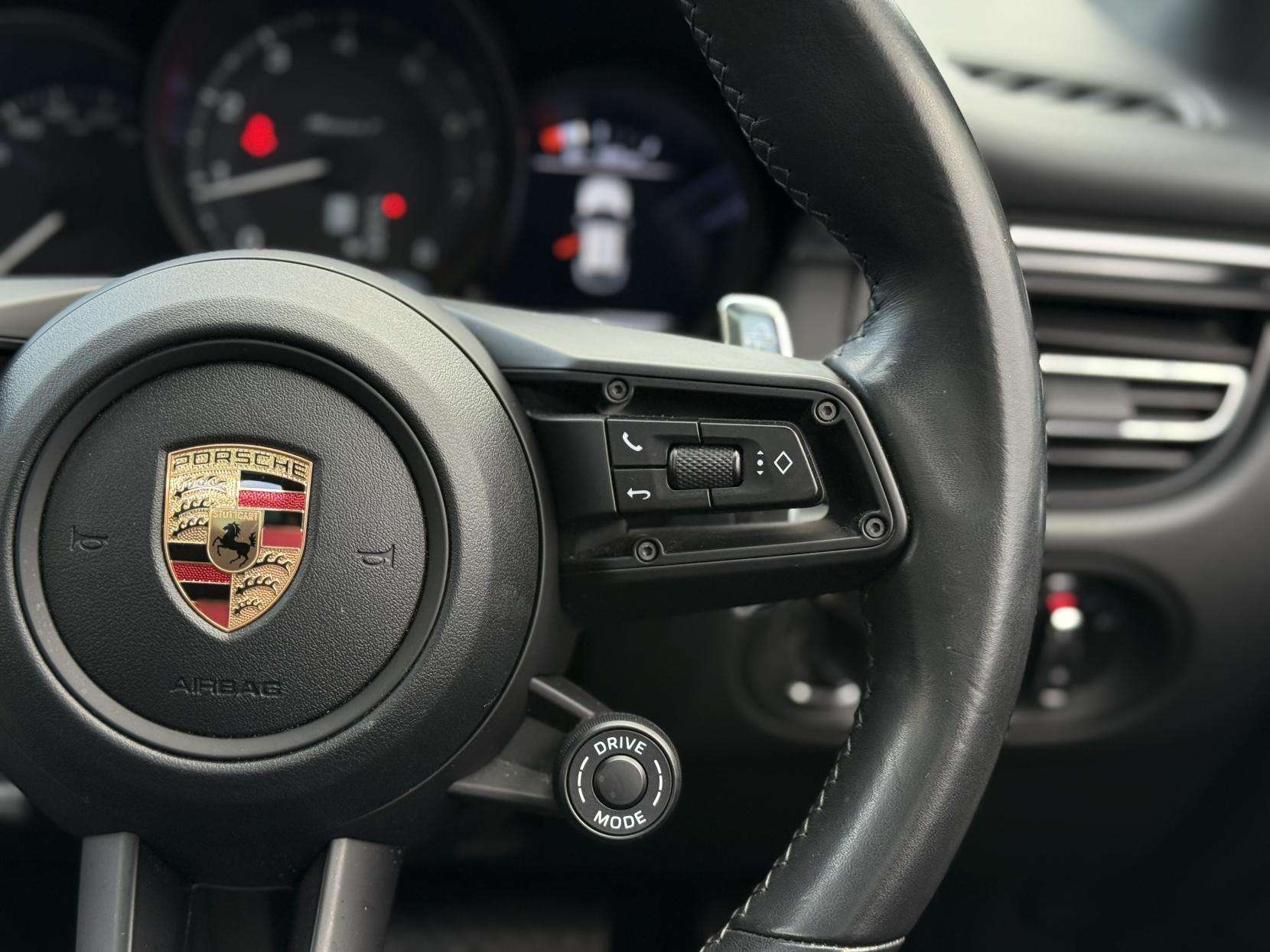 2023 PORSCHE MACAN 2023 PORSCHE MACAN