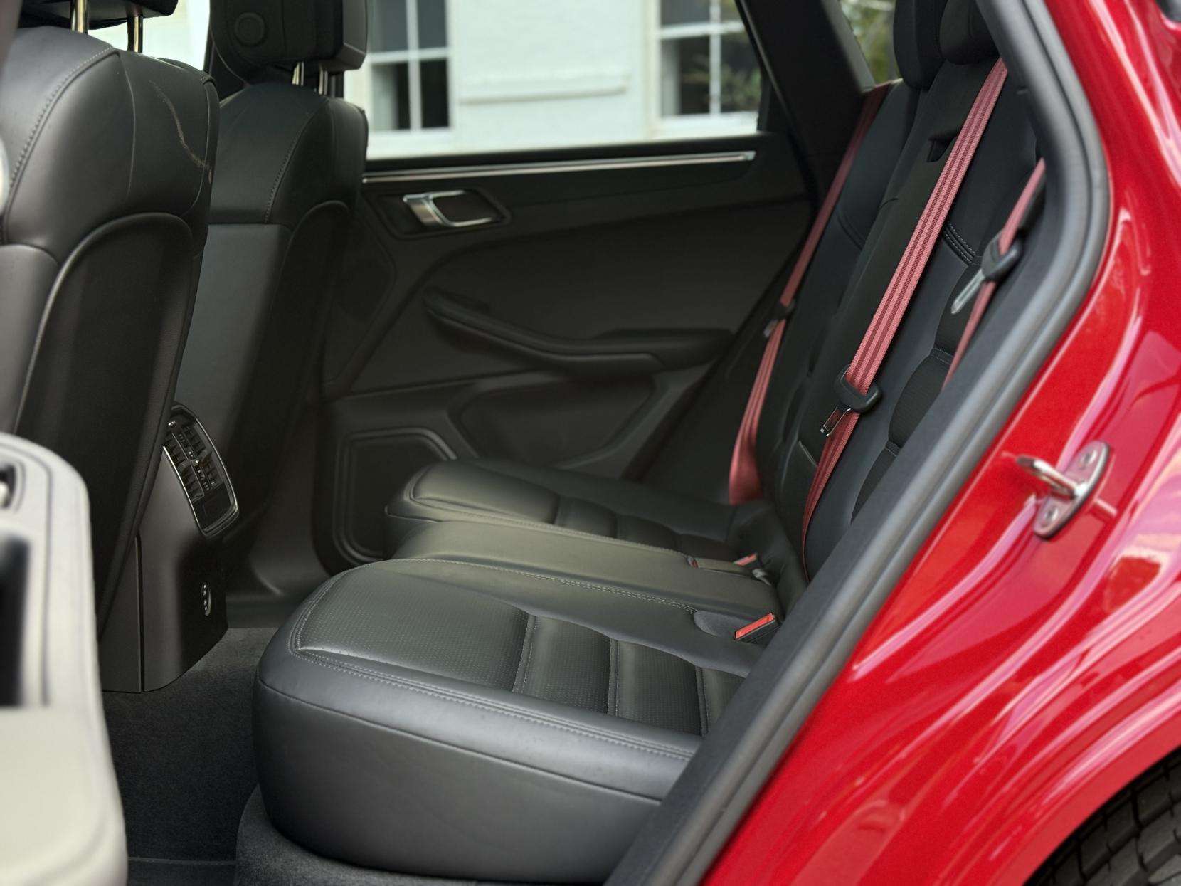 2023 PORSCHE MACAN 2023 PORSCHE MACAN