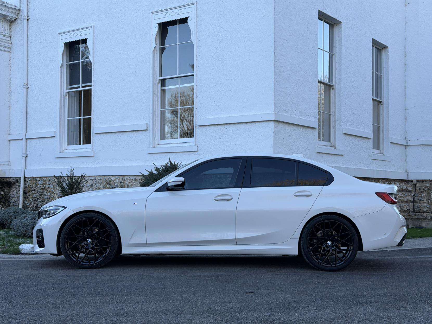 A 2019 BMW 3 SERIES 2.0 320i M Sport Saloon 4dr Petrol Auto Euro 6 (s/s) (184 ps) A 2019 BMW 3 SERIES 2.0 320i M Sport Saloon 4dr Petrol Auto Euro 6 (s/s) (184 ps)