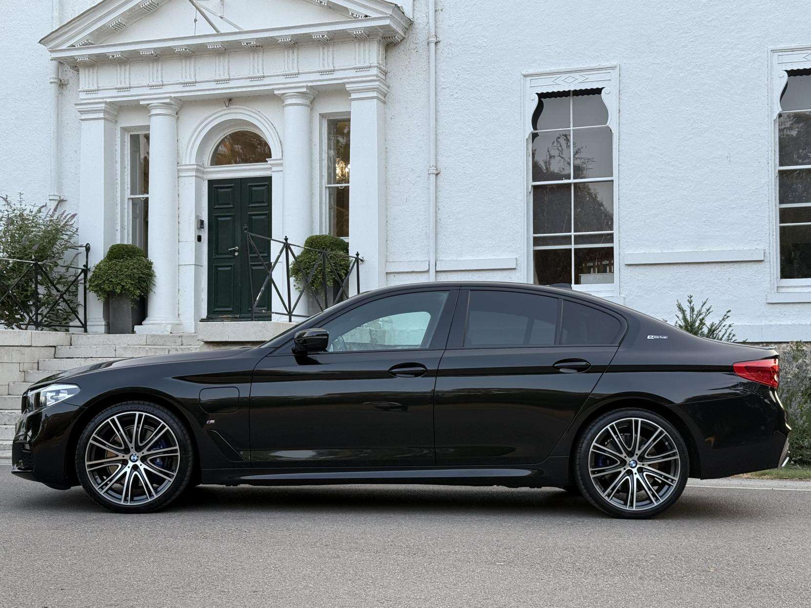 A 2018 BMW 5 SERIES 2.0 530e 9.2kWh M Sport Saloon 4dr Petrol Plug-in Hybrid Auto Euro 6 (s/s) (252 ps) A 2018 BMW 5 SERIES 2.0 530e 9.2kWh M Sport Saloon 4dr Petrol Plug-in Hybrid Auto Euro 6 (s/s) (252 ps)
