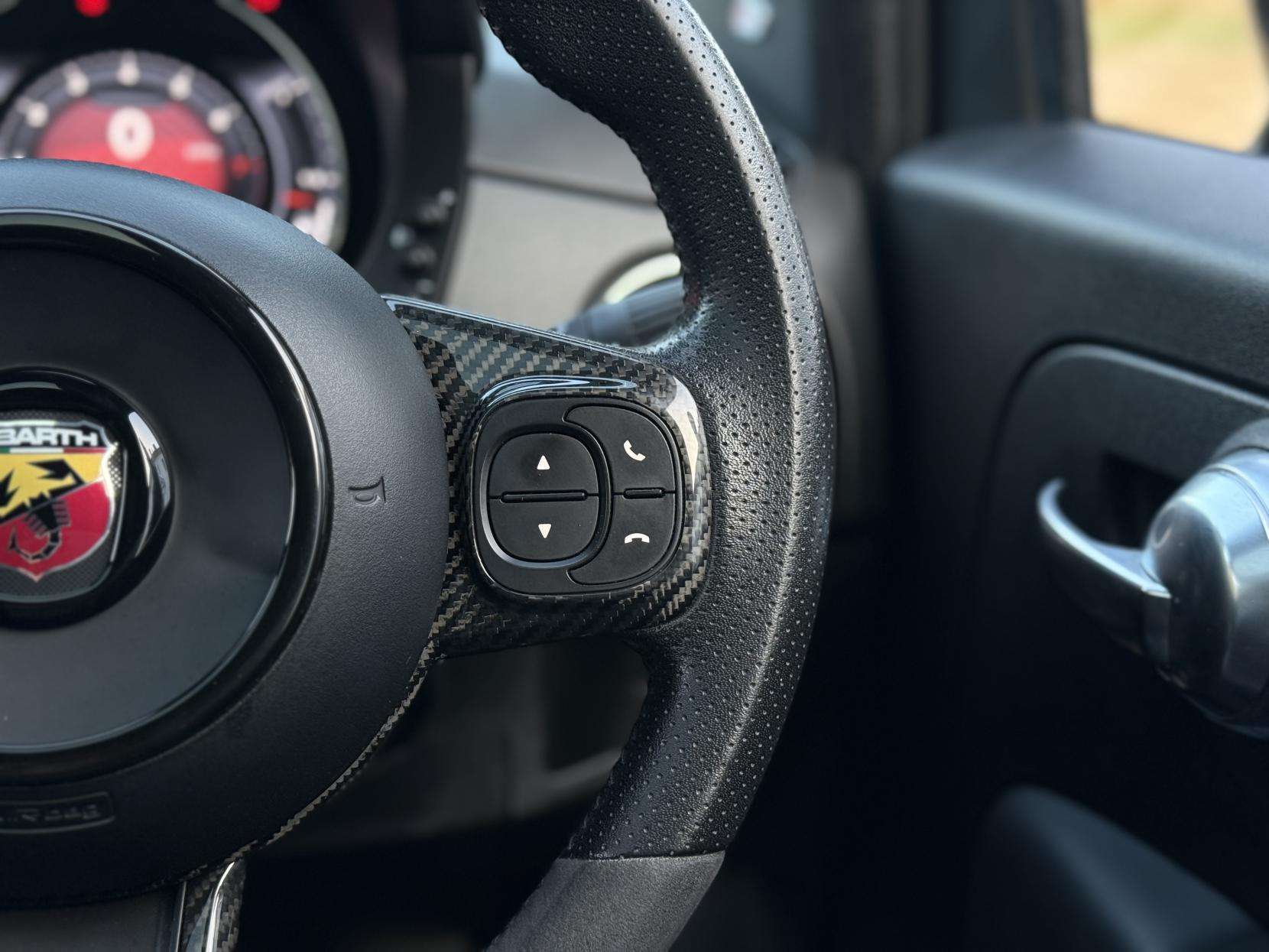 2017 ABARTH 595 2017 ABARTH 595