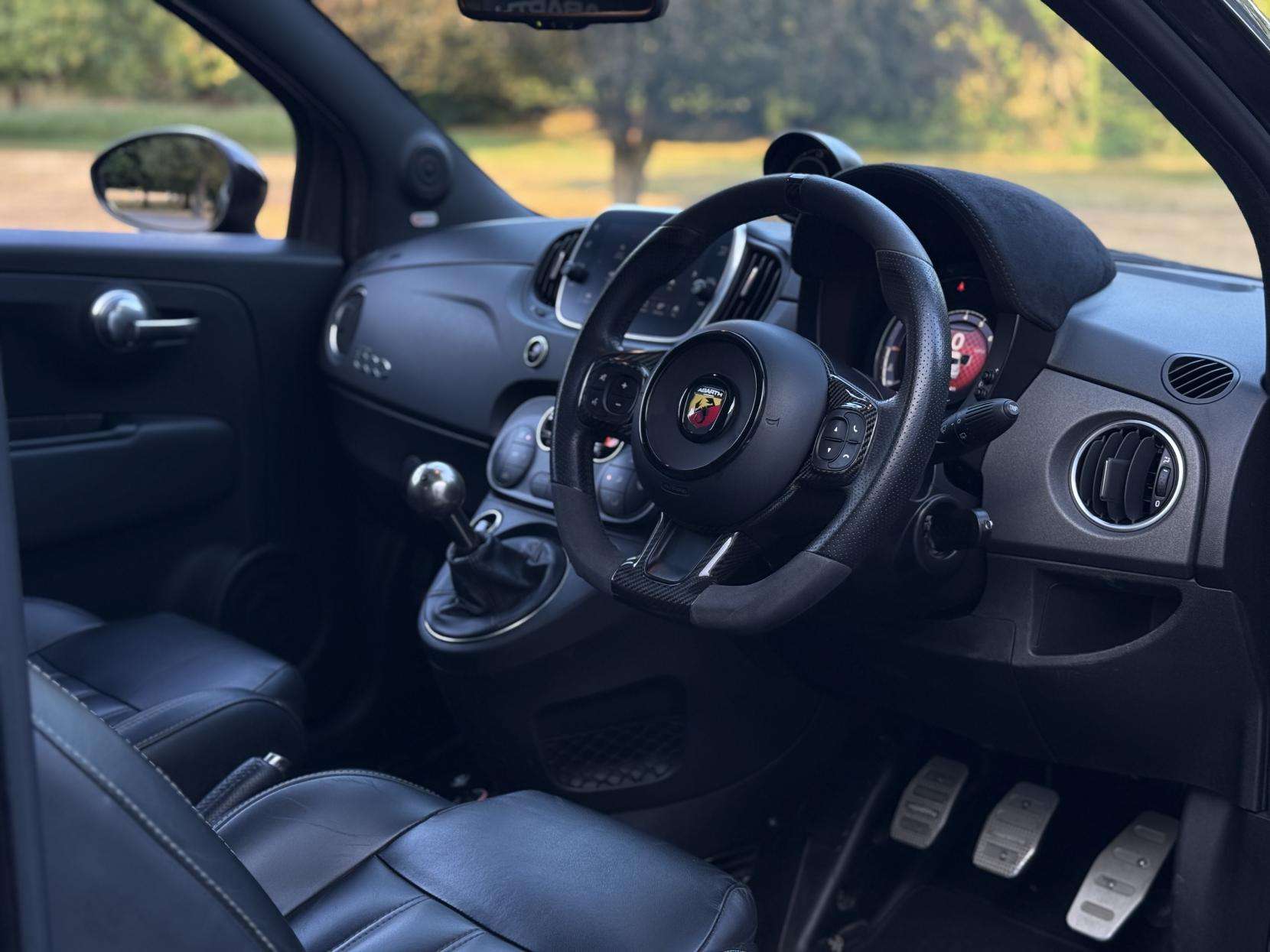 2017 ABARTH 595 2017 ABARTH 595
