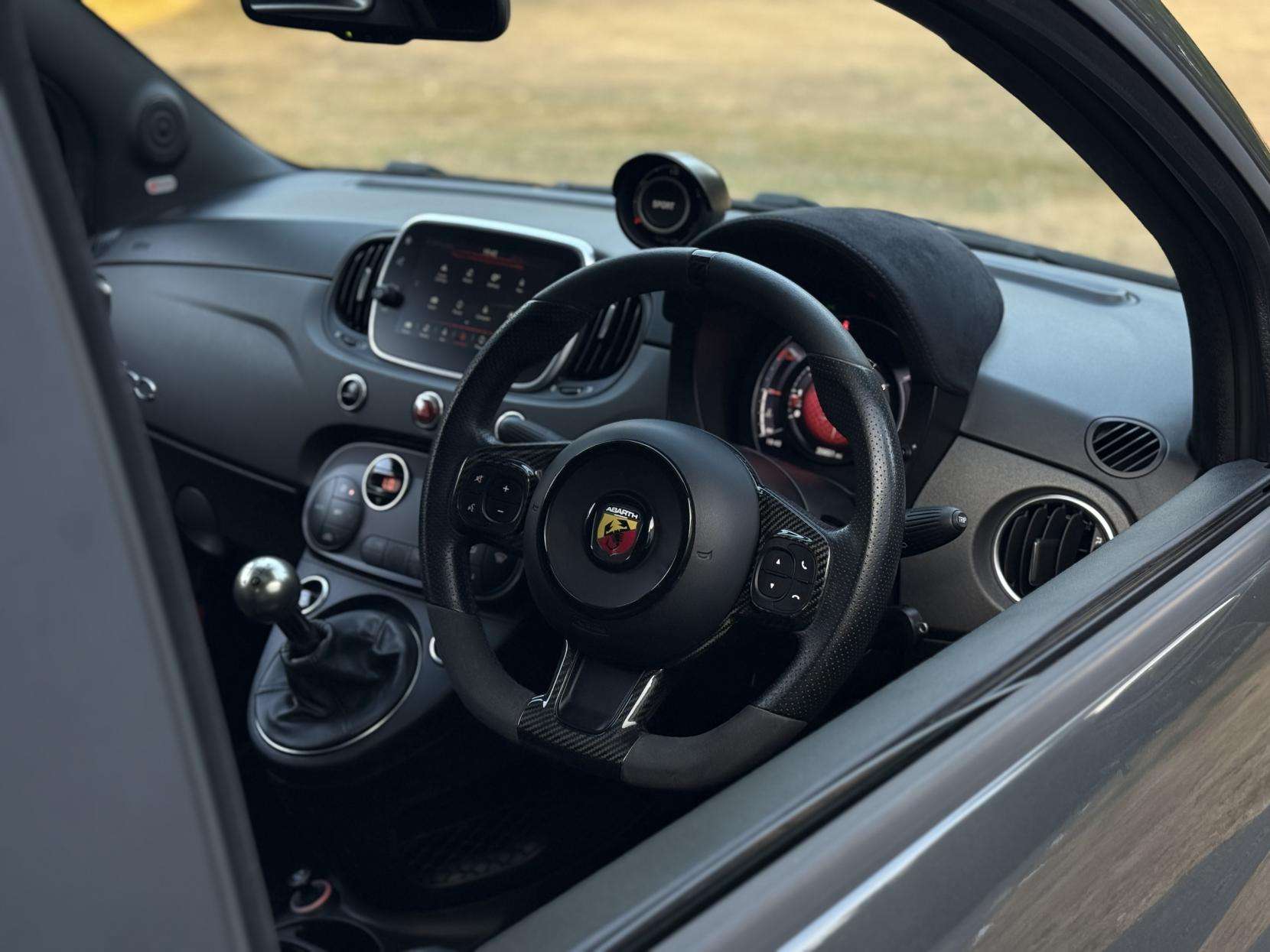 2017 ABARTH 595 2017 ABARTH 595