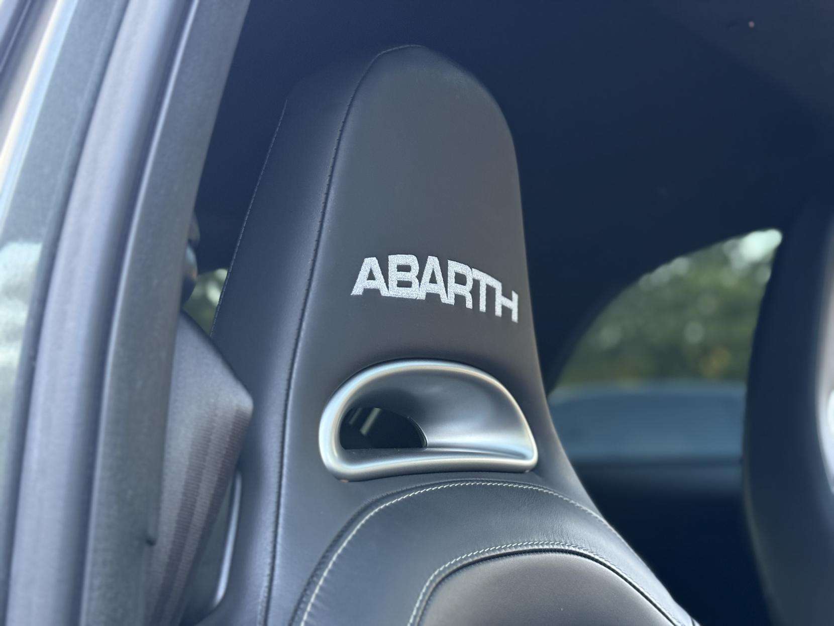 2017 ABARTH 595 2017 ABARTH 595