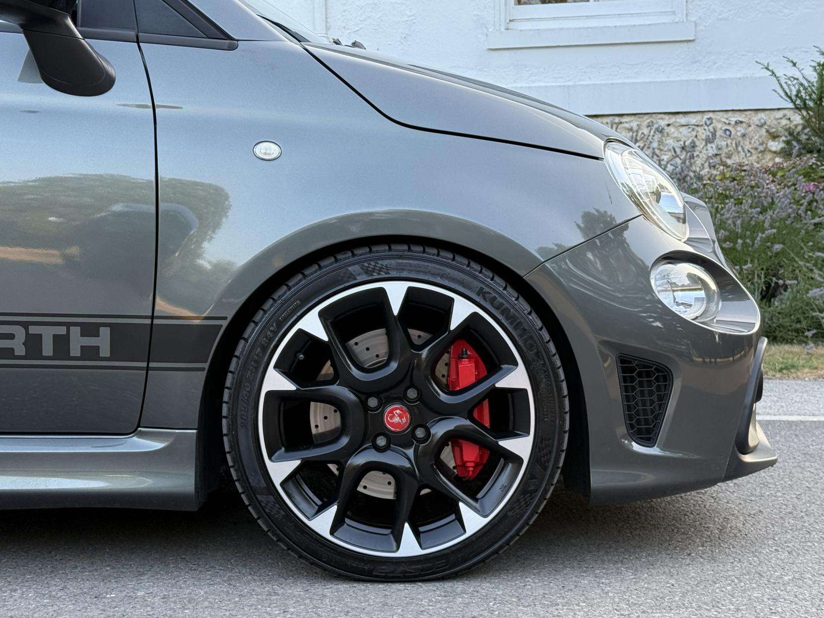 2017 ABARTH 595 2017 ABARTH 595