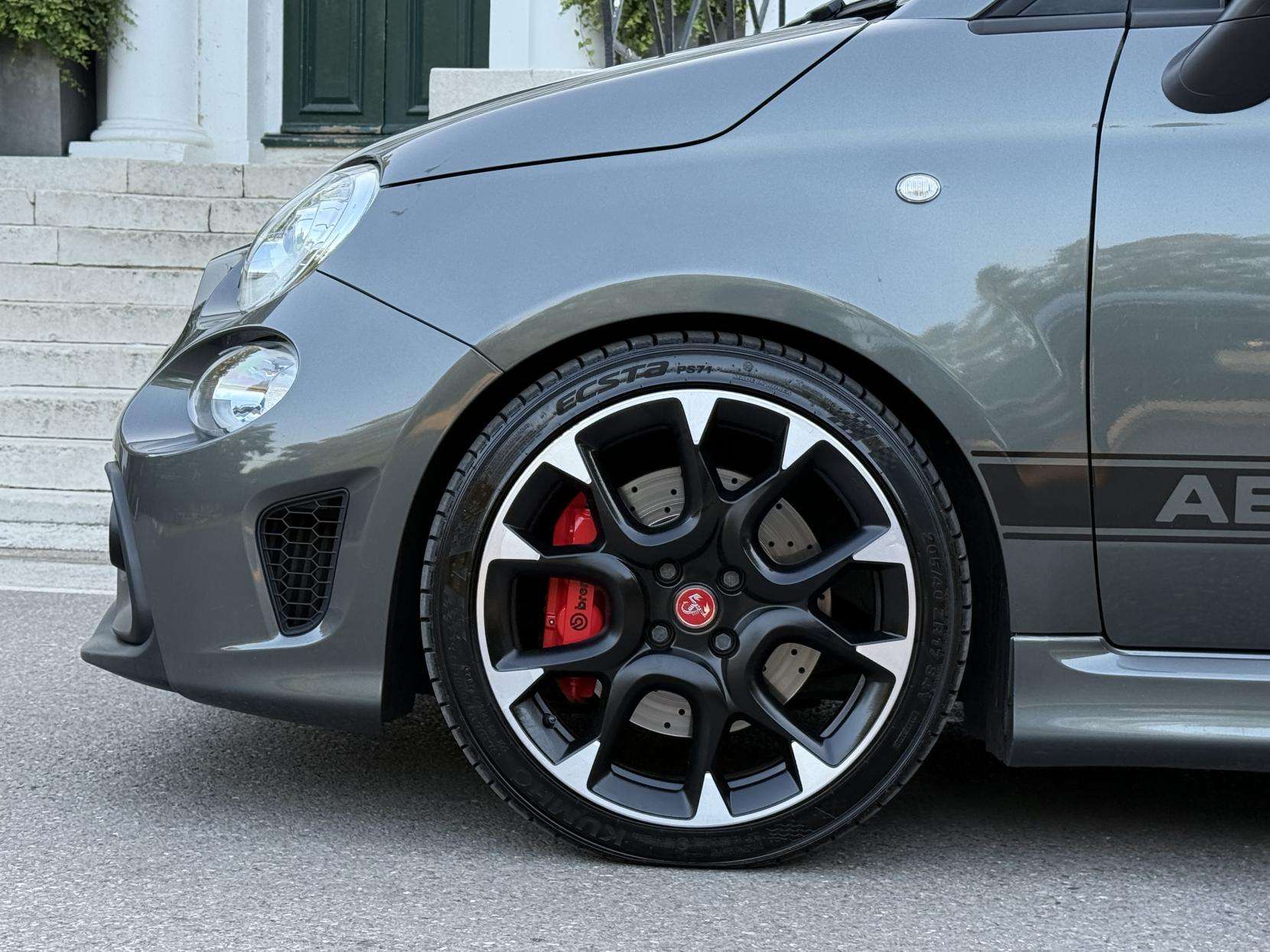 2017 ABARTH 595 2017 ABARTH 595