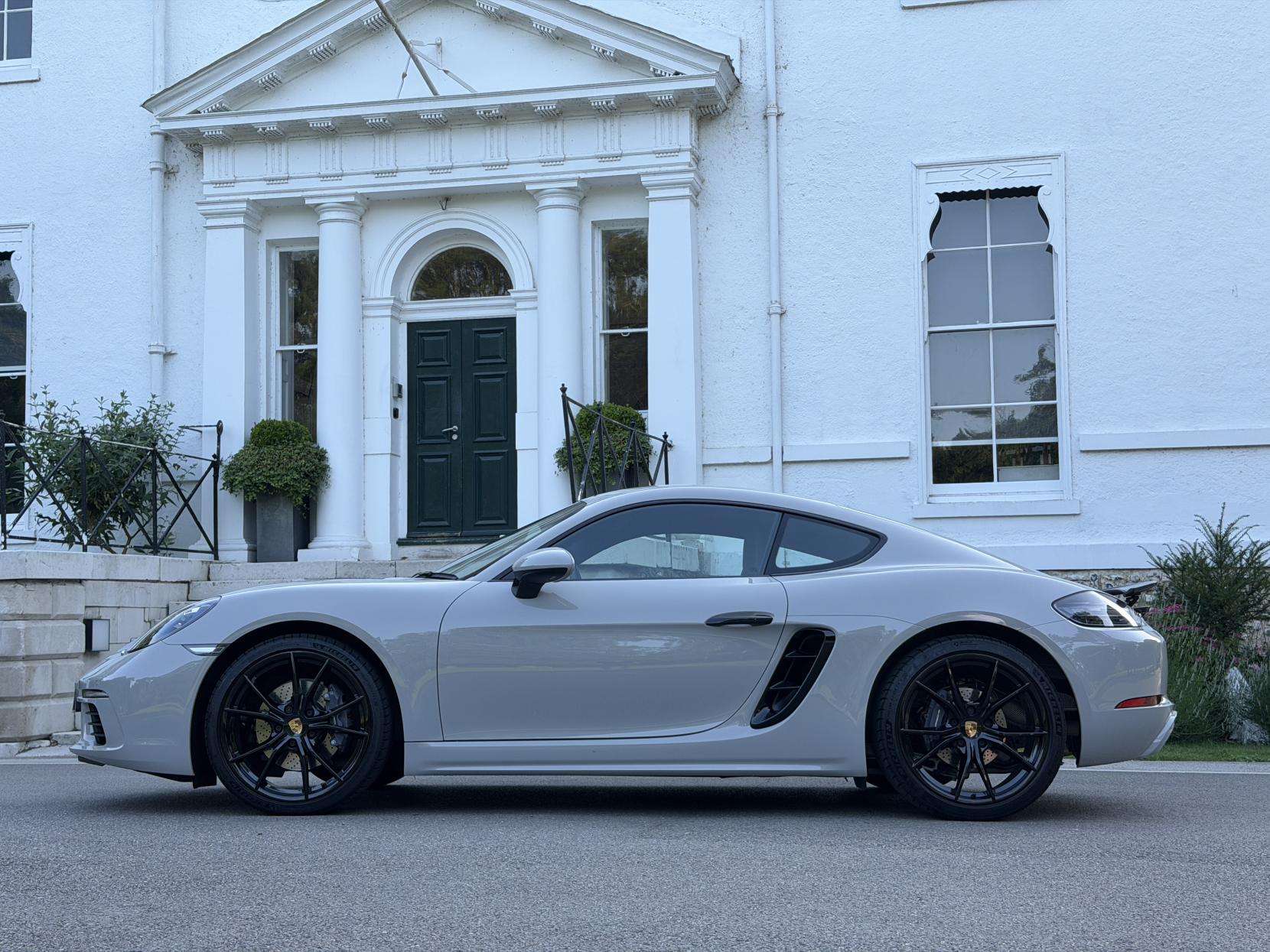 A 2023 PORSCHE 718 CAYMAN 2.0T Coupe GPF 2dr Petrol PDK Euro 6 (s/s) (300 ps) A 2023 PORSCHE 718 CAYMAN 2.0T Coupe GPF 2dr Petrol PDK Euro 6 (s/s) (300 ps)