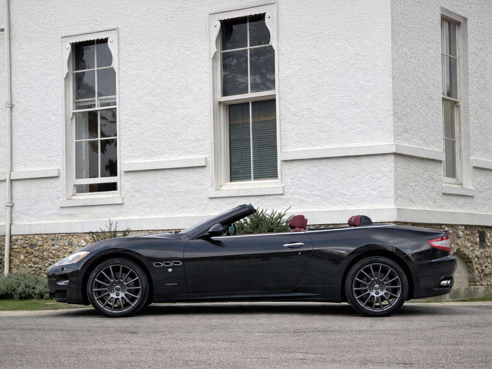 A 2011 MASERATI GRANCABRIO 4.7 V8 Convertible 2dr Petrol Auto Euro 4 (440 ps) A 2011 MASERATI GRANCABRIO 4.7 V8 Convertible 2dr Petrol Auto Euro 4 (440 ps)