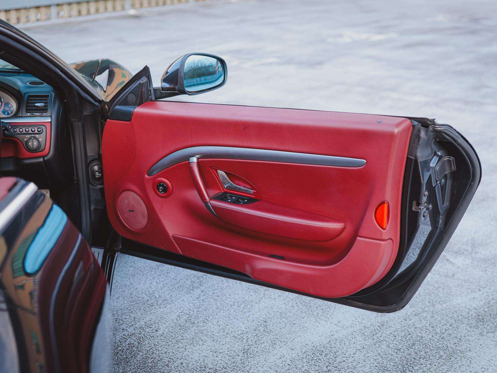 2011 MASERATI GRANCABRIO 2011 MASERATI GRANCABRIO