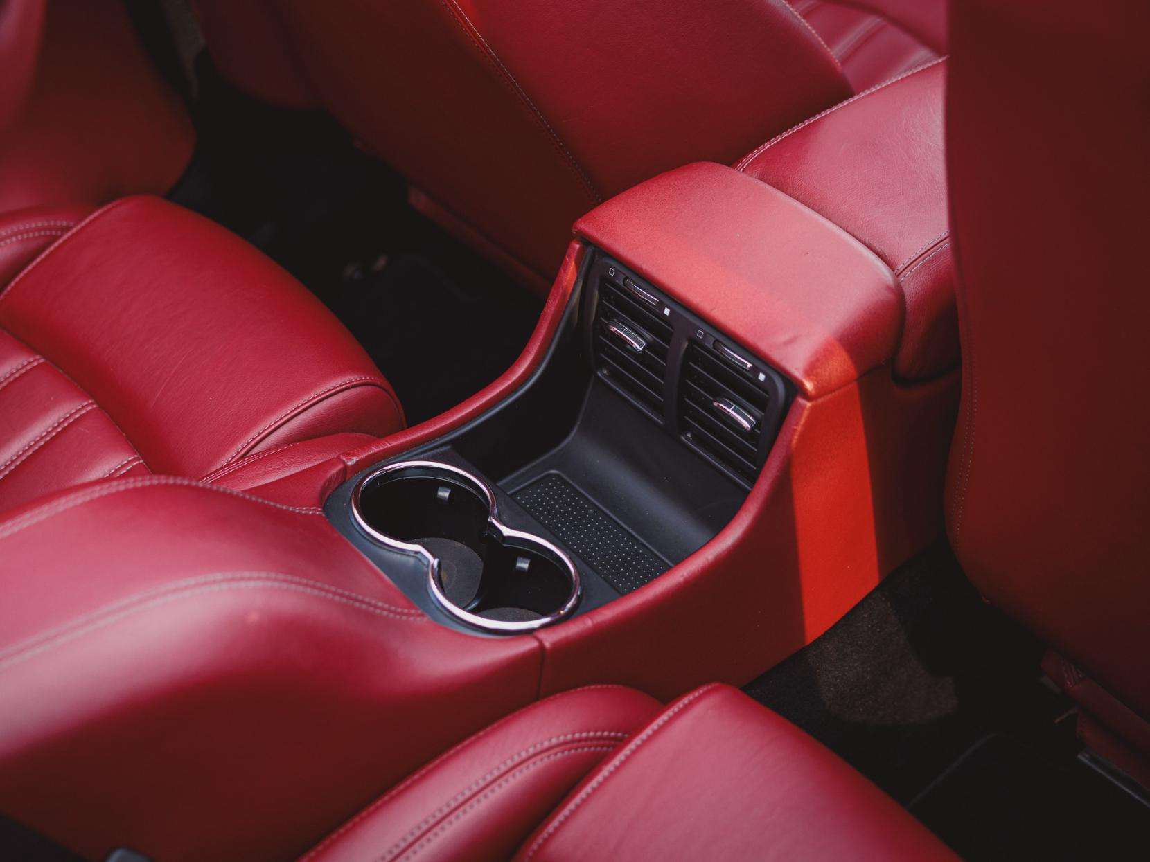 2011 MASERATI GRANCABRIO 2011 MASERATI GRANCABRIO