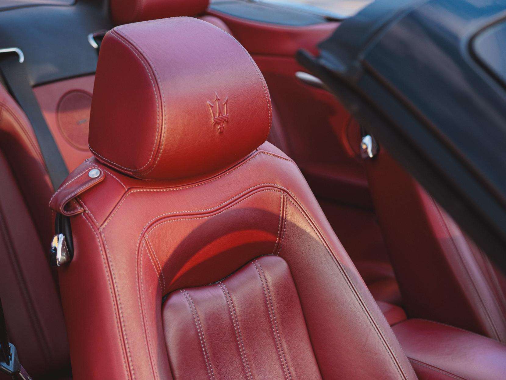 2011 MASERATI GRANCABRIO 2011 MASERATI GRANCABRIO