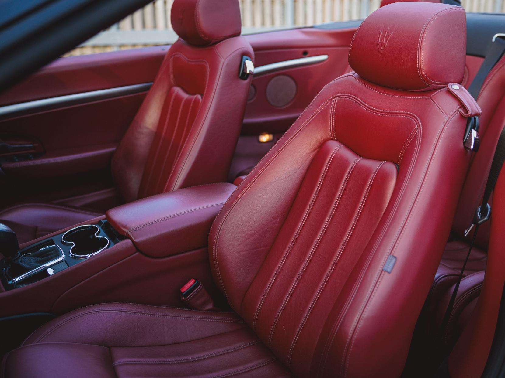 2011 MASERATI GRANCABRIO 2011 MASERATI GRANCABRIO