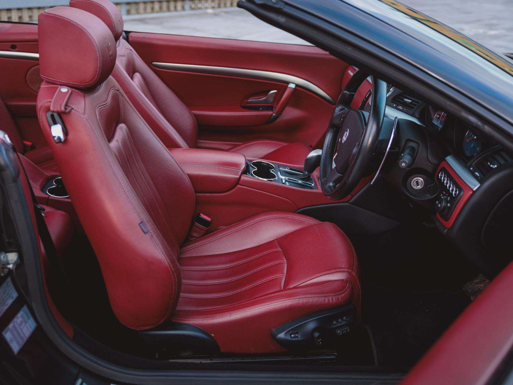 2011 MASERATI GRANCABRIO 2011 MASERATI GRANCABRIO