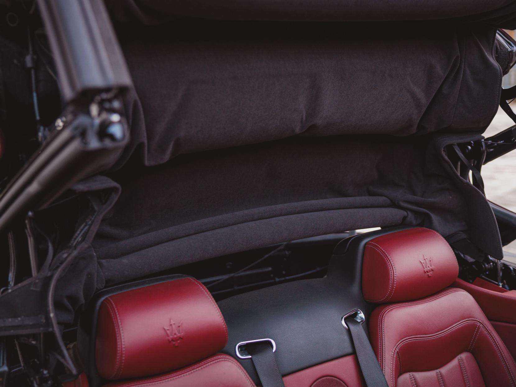 2011 MASERATI GRANCABRIO 2011 MASERATI GRANCABRIO