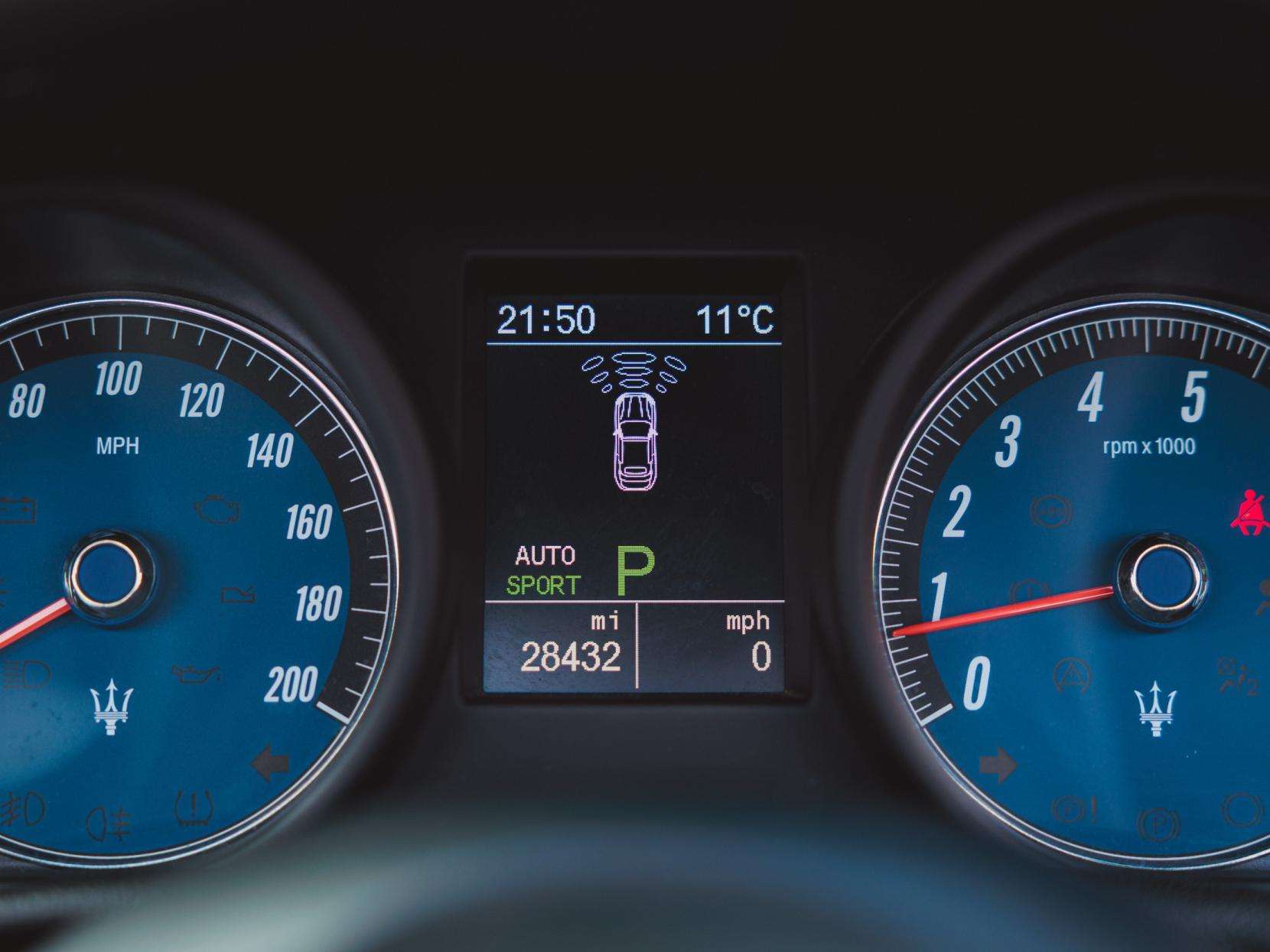 2011 MASERATI GRANCABRIO 2011 MASERATI GRANCABRIO