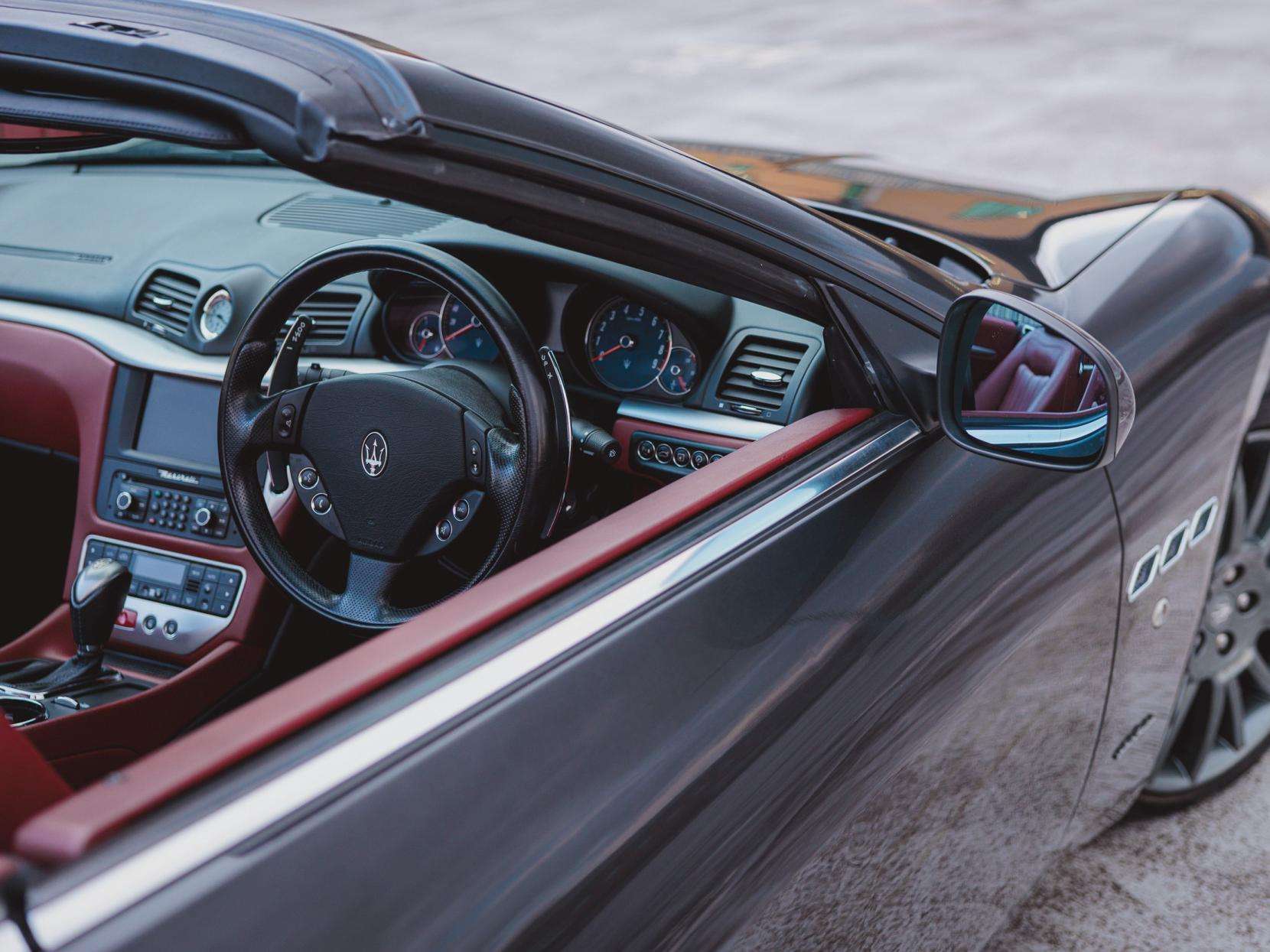 2011 MASERATI GRANCABRIO 2011 MASERATI GRANCABRIO