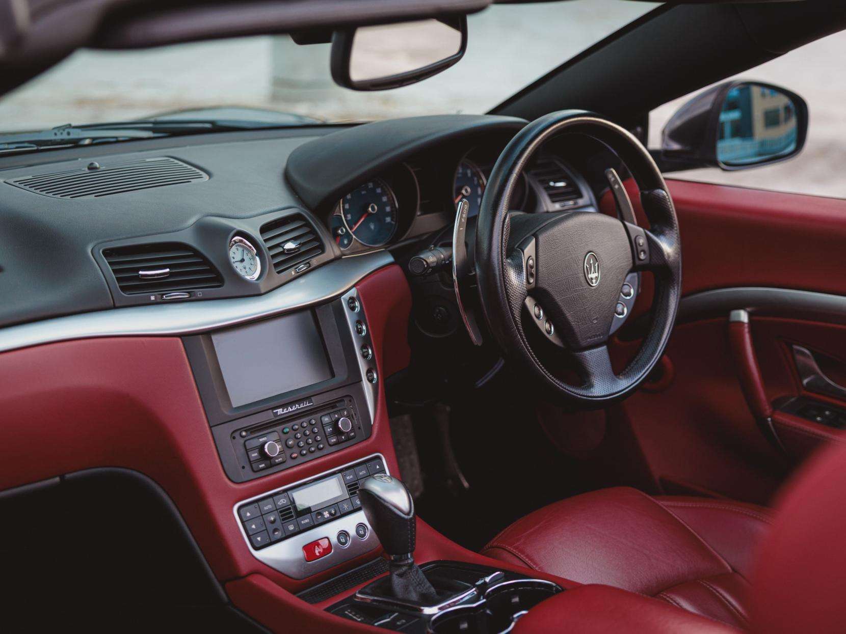 2011 MASERATI GRANCABRIO 2011 MASERATI GRANCABRIO