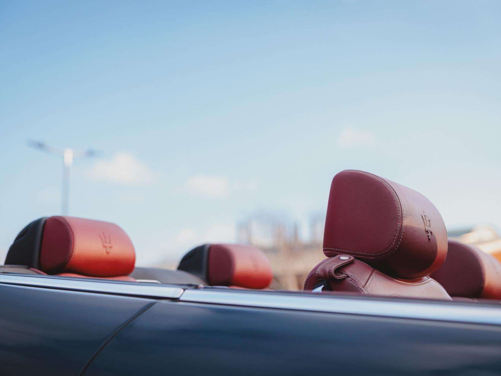 2011 MASERATI GRANCABRIO 2011 MASERATI GRANCABRIO