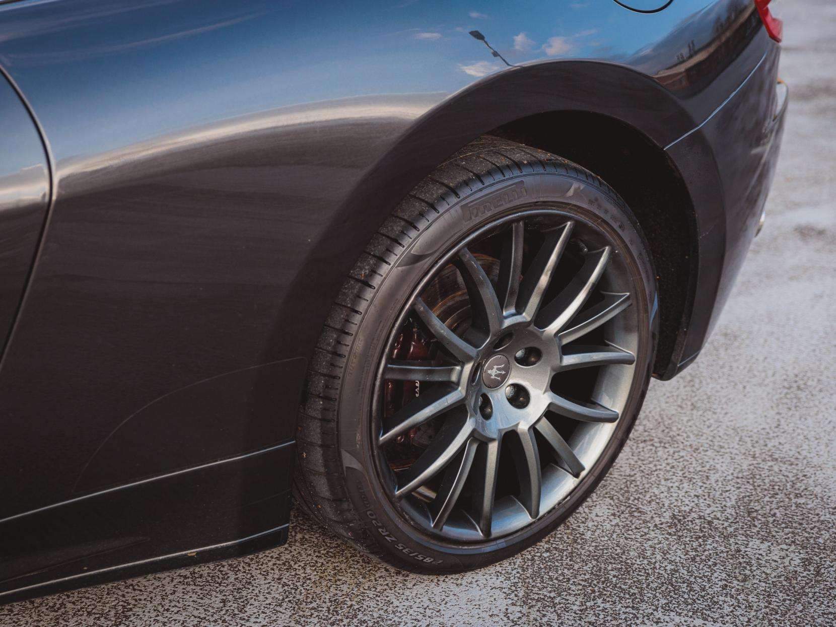 2011 MASERATI GRANCABRIO 2011 MASERATI GRANCABRIO