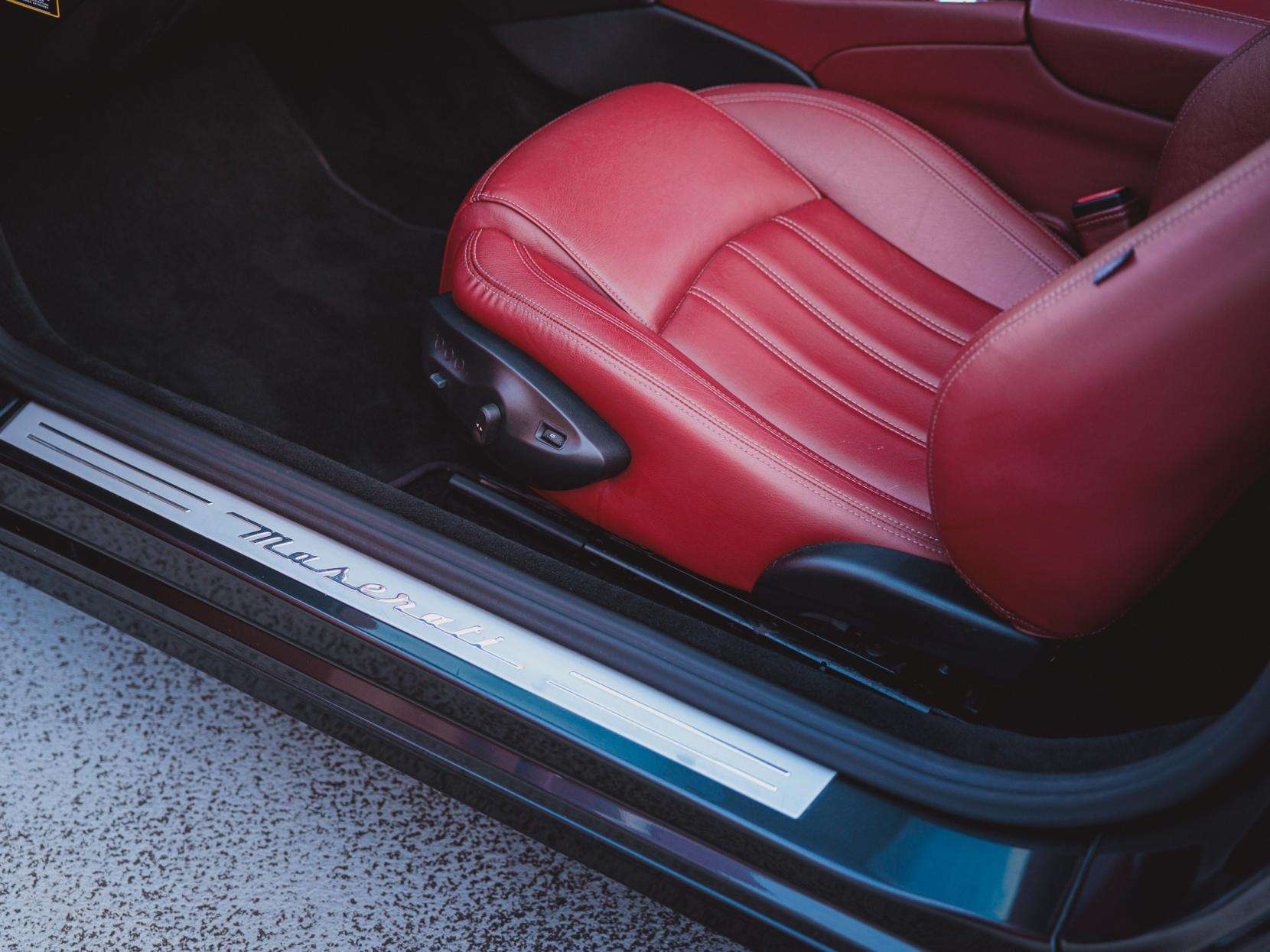 2011 MASERATI GRANCABRIO 2011 MASERATI GRANCABRIO