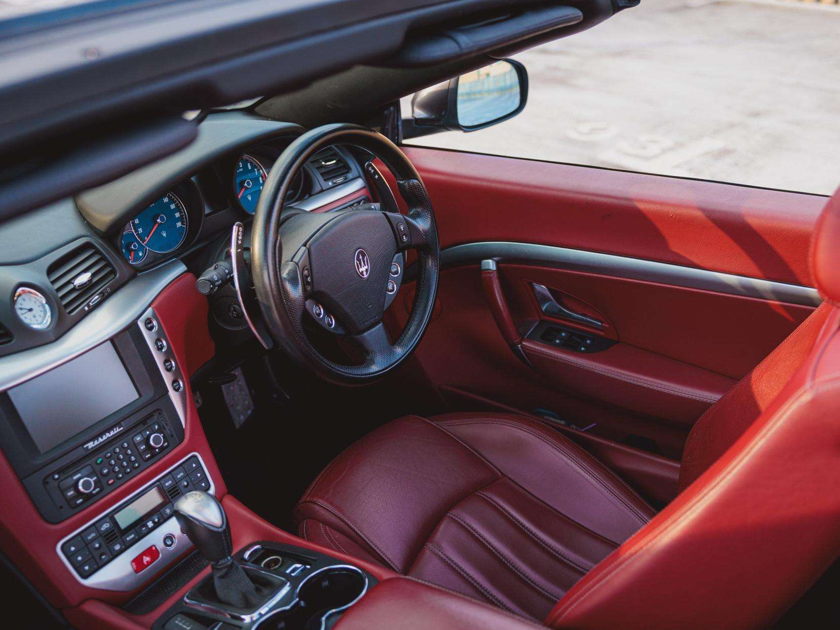 2011 MASERATI GRANCABRIO 2011 MASERATI GRANCABRIO