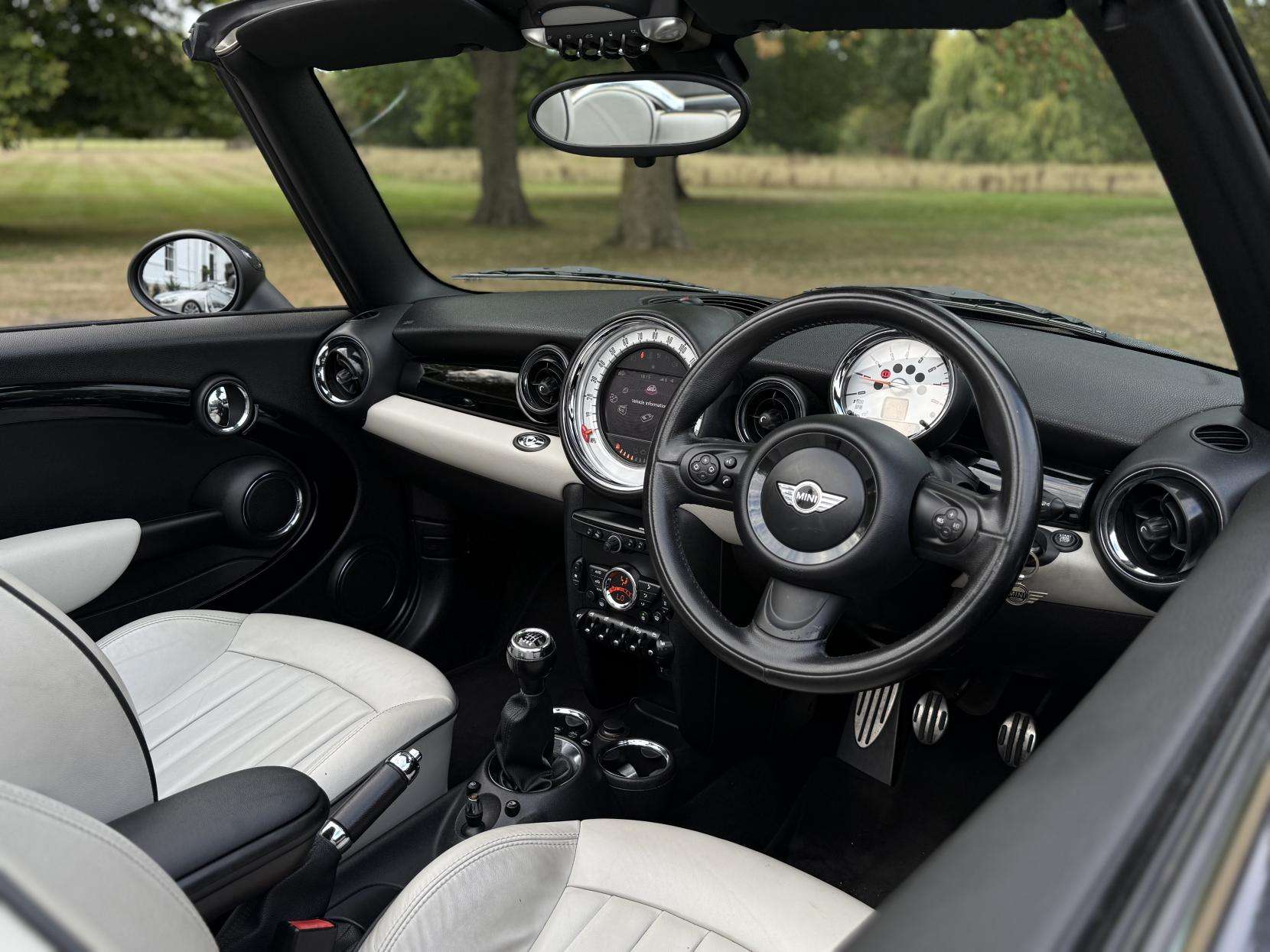2012 MINI CONVERTIBLE 2012 MINI CONVERTIBLE