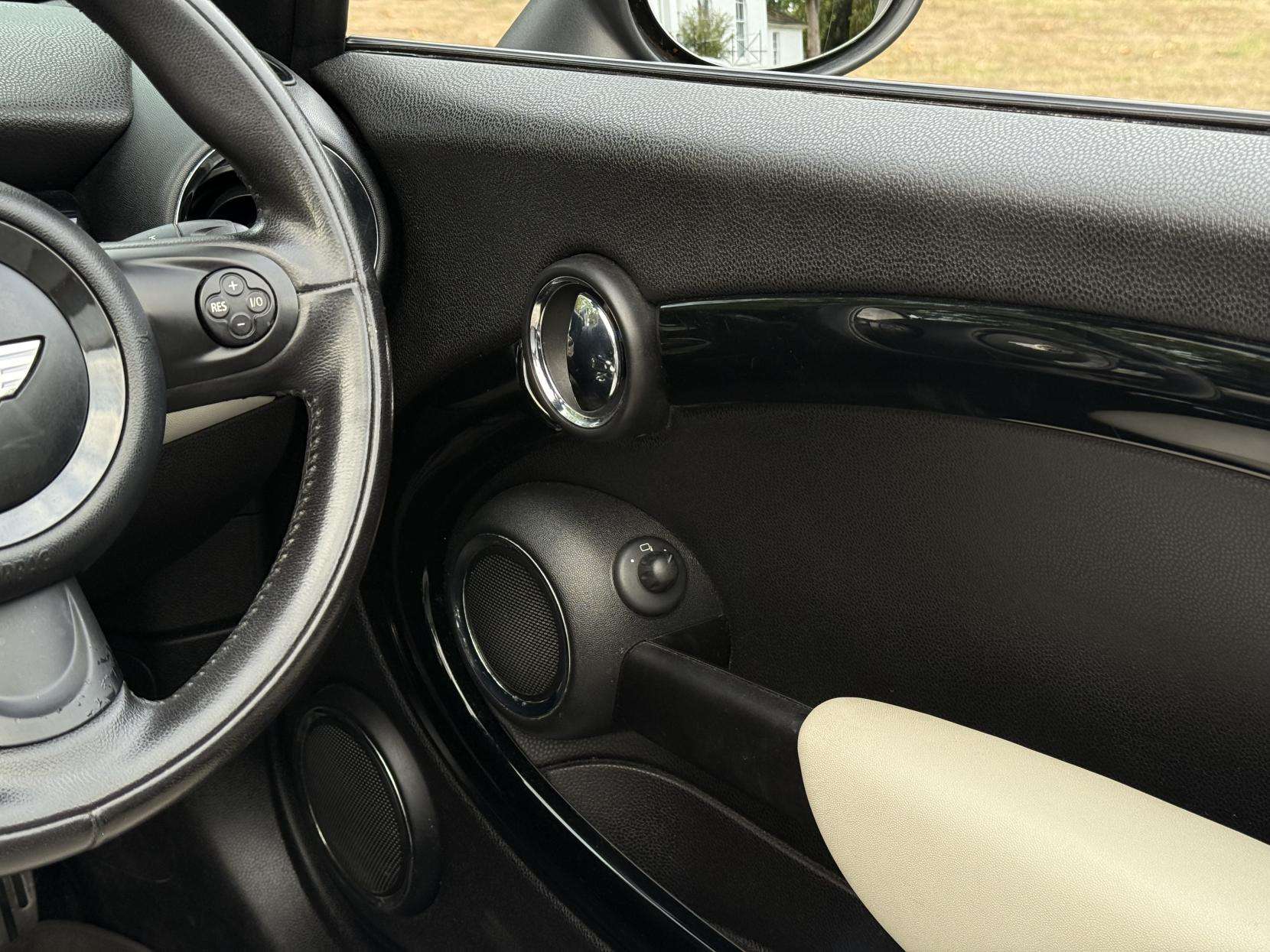 2012 MINI CONVERTIBLE 2012 MINI CONVERTIBLE