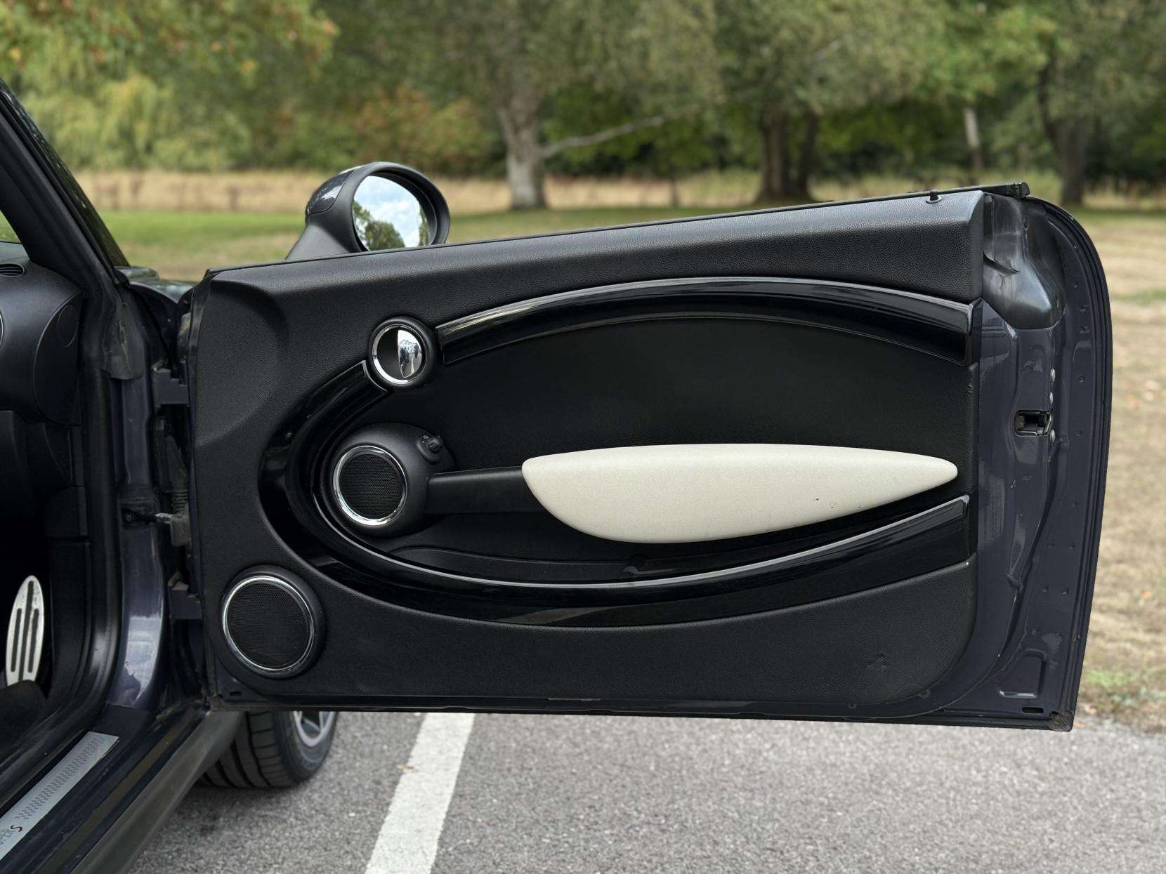 2012 MINI CONVERTIBLE 2012 MINI CONVERTIBLE