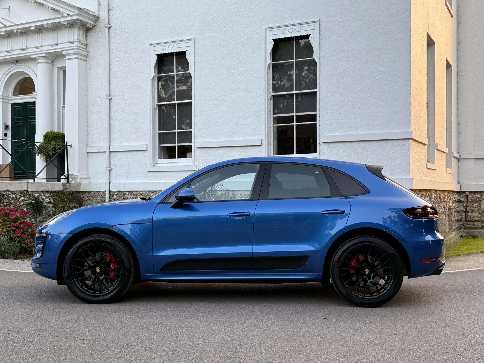 A 2017 PORSCHE MACAN 3.0T V6 GTS SUV 5dr Petrol PDK 4WD Euro 6 (s/s) (360 ps) A 2017 PORSCHE MACAN 3.0T V6 GTS SUV 5dr Petrol PDK 4WD Euro 6 (s/s) (360 ps)