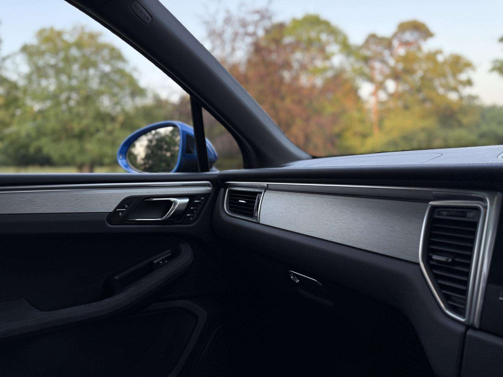2017 PORSCHE MACAN 2017 PORSCHE MACAN