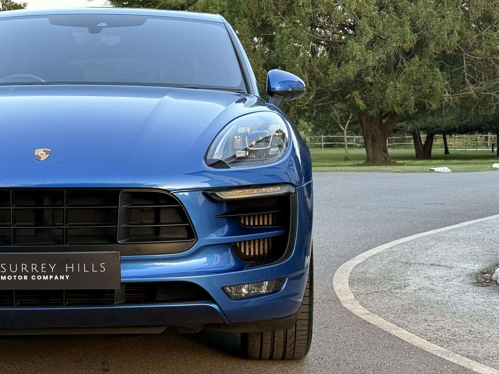 2017 PORSCHE MACAN 2017 PORSCHE MACAN