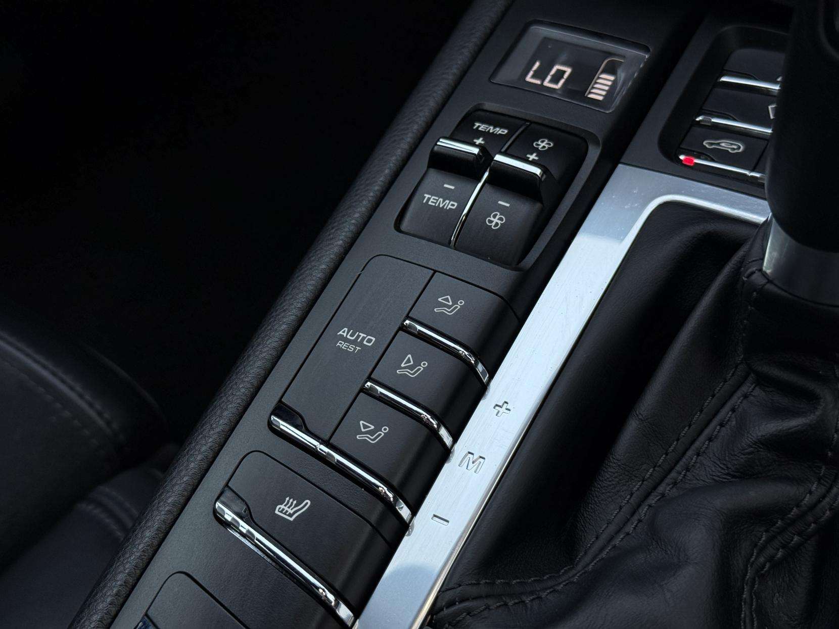2017 PORSCHE MACAN 2017 PORSCHE MACAN