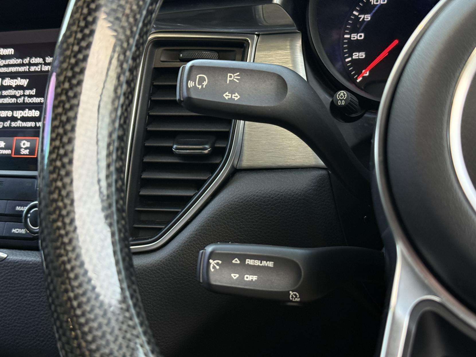 2017 PORSCHE MACAN 2017 PORSCHE MACAN