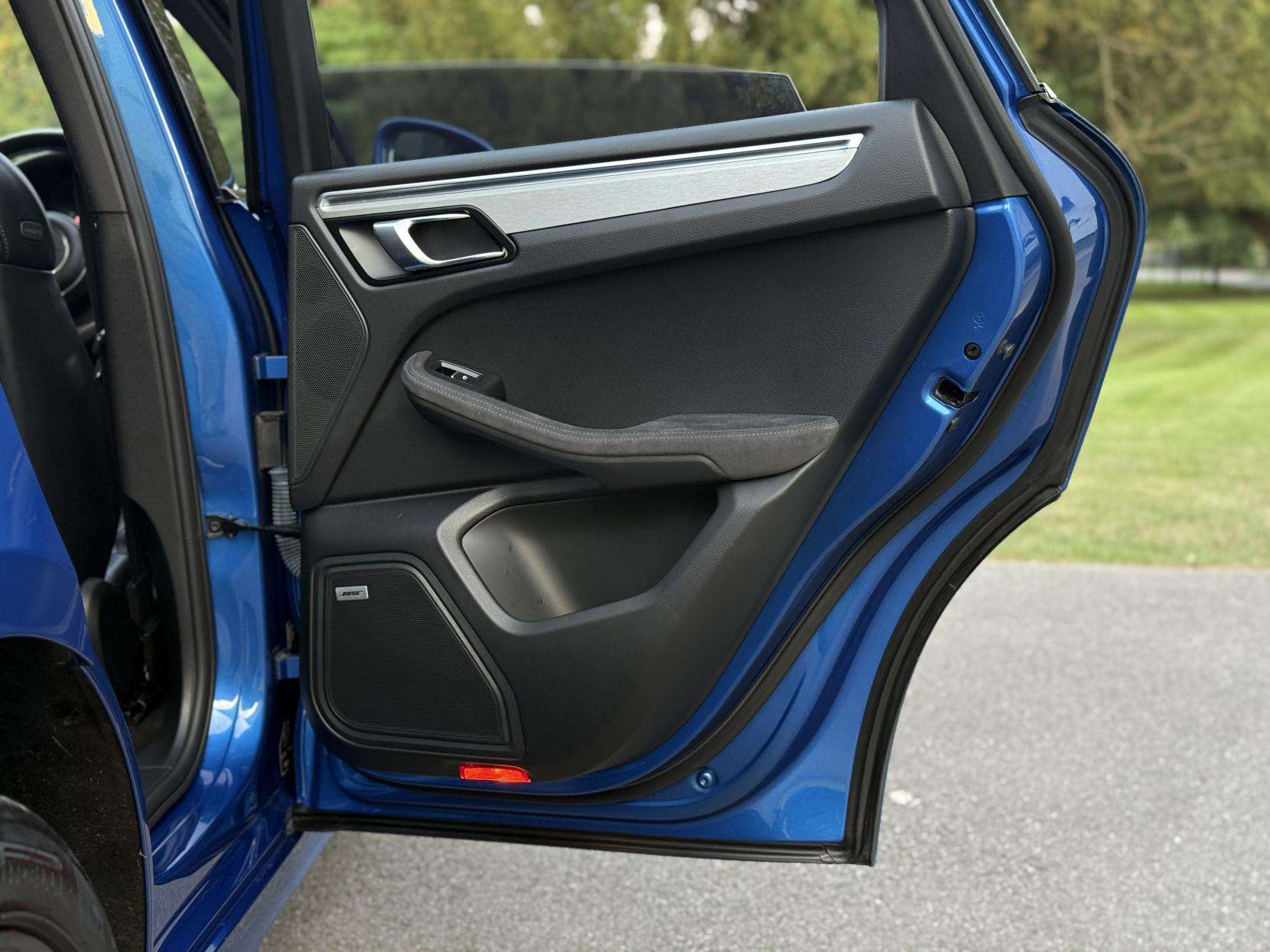 2017 PORSCHE MACAN 2017 PORSCHE MACAN