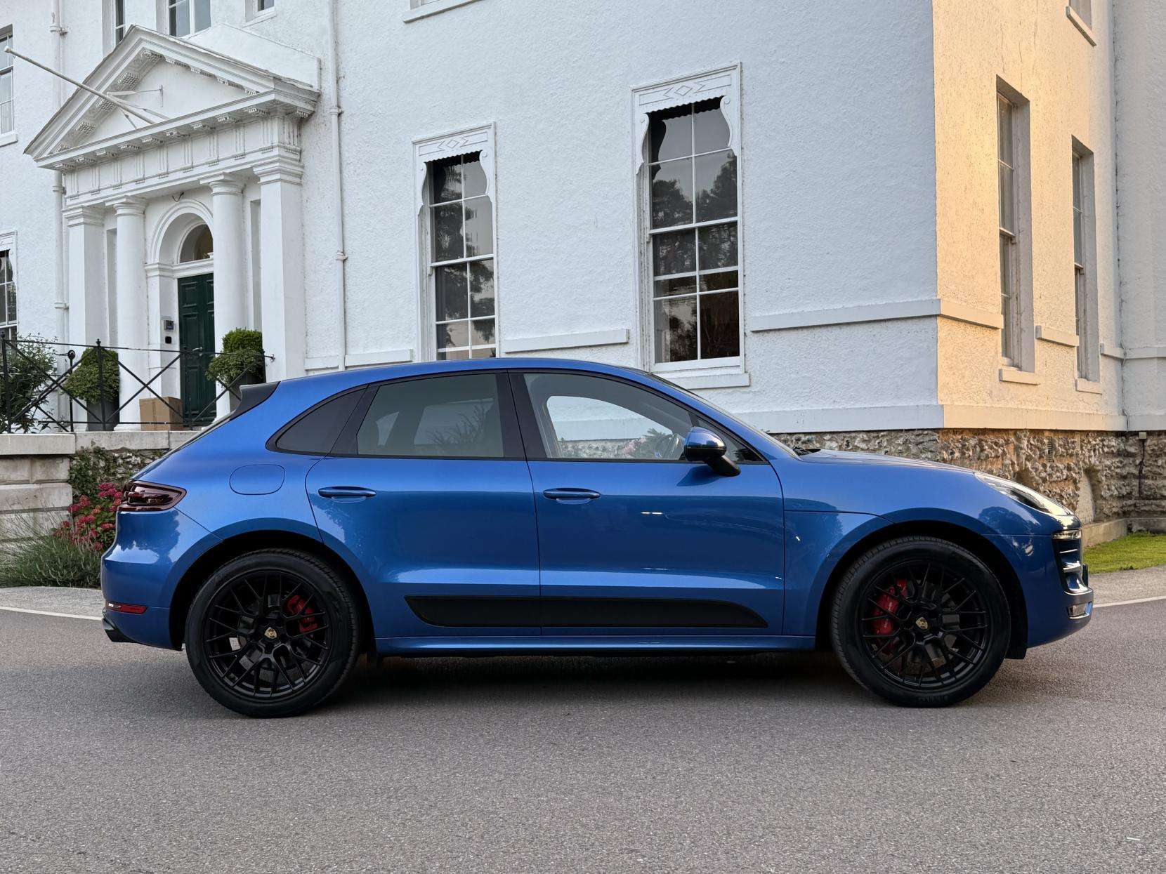 2017 PORSCHE MACAN 2017 PORSCHE MACAN